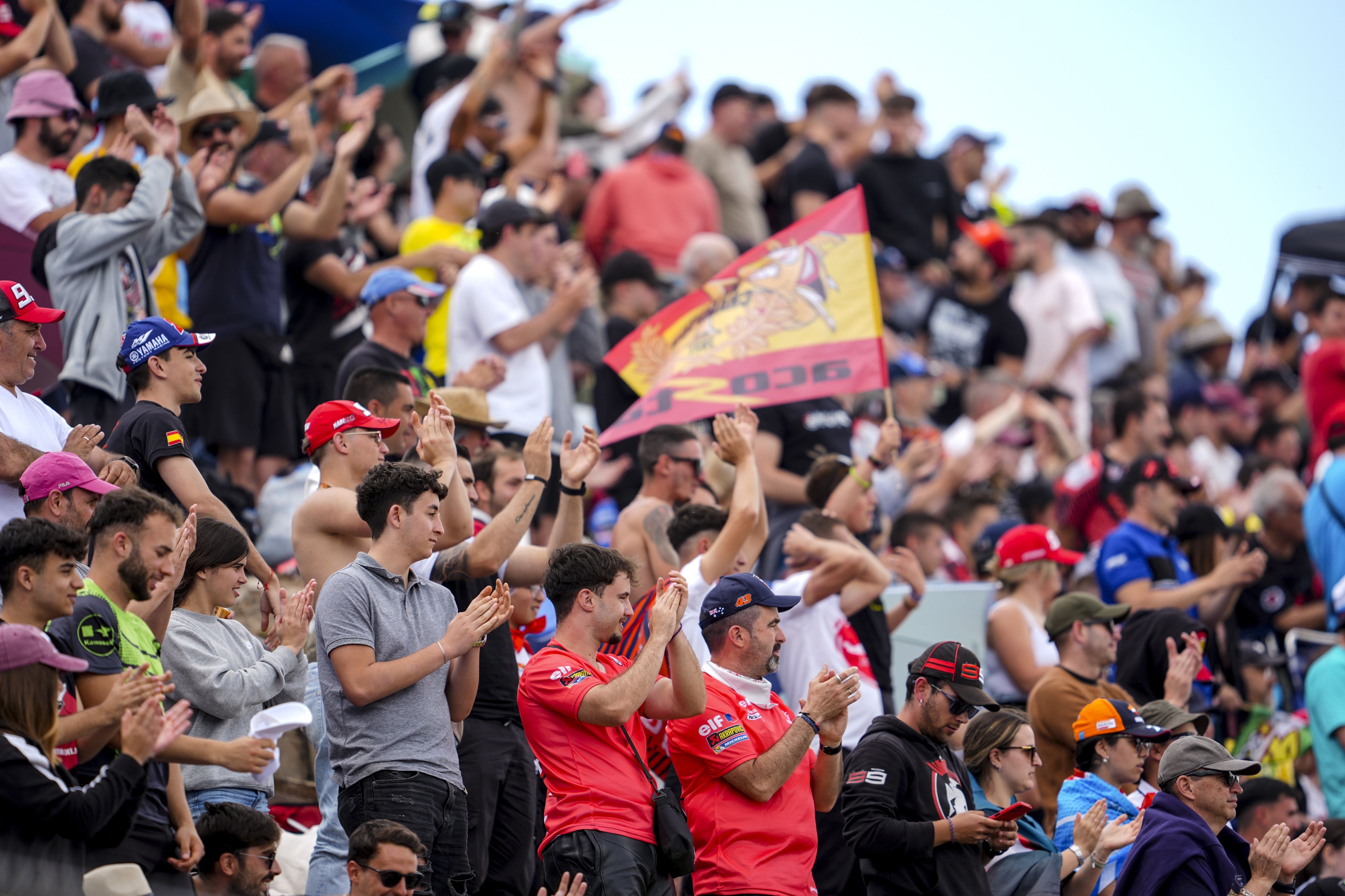 Aficionados, durante el sábado de Gran Premio en el Circuito de Jerez.