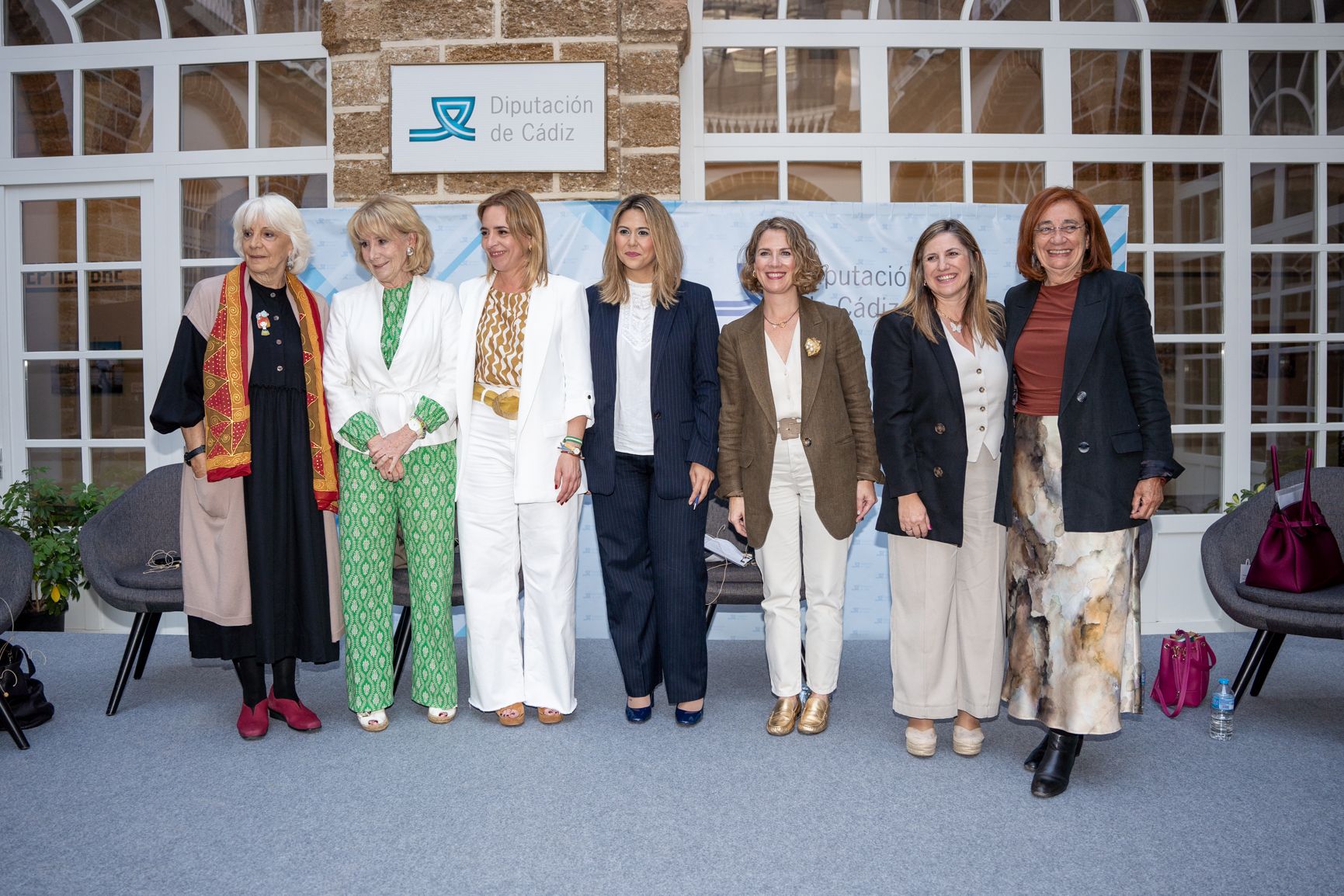 MESA REDONDA HOMENAJE A MUJERES HISTORIA POLITICA DE LA DEMOCRACIA FOTO REYNA 30