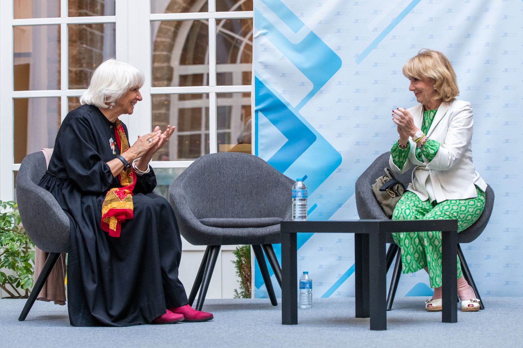 MESA REDONDA HOMENAJE A MUJERES HISTORIA POLITICA DE LA DEMOCRACIA FOTO REYNA 38