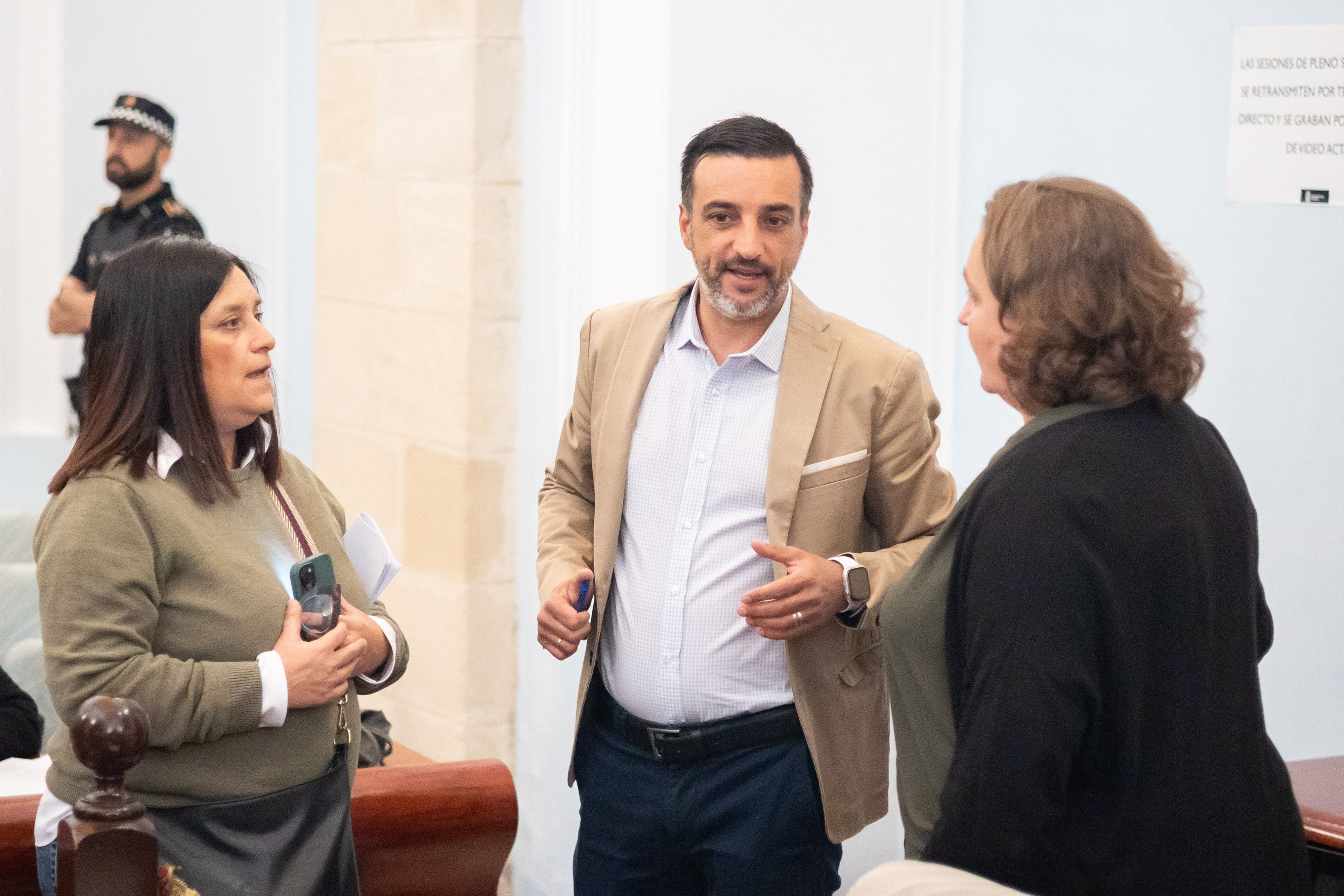 José Antonio Díaz y Belén de la Cuadra (a la derecha, en la imagen), en el último pleno en Jerez.