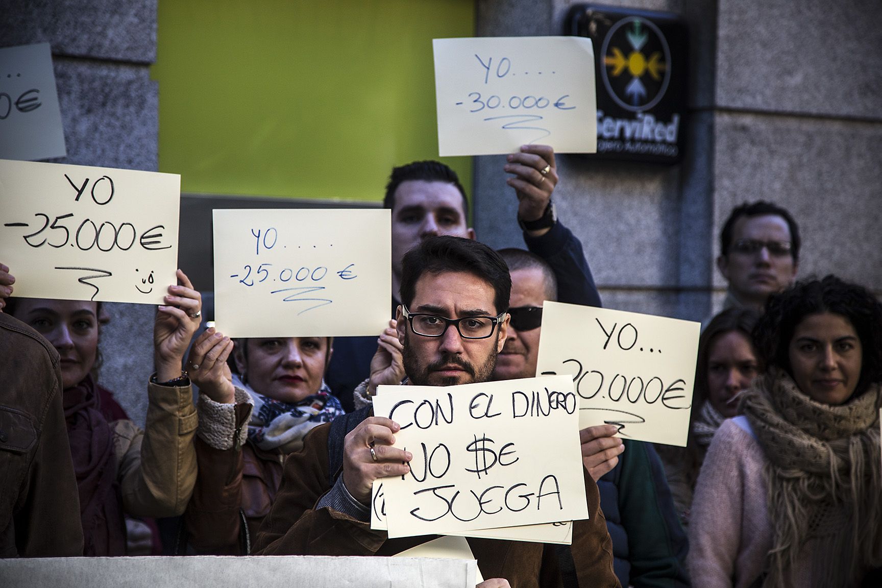 Afectados por Bankia en una protesta. FOTO: JAVIER FERGÓ.