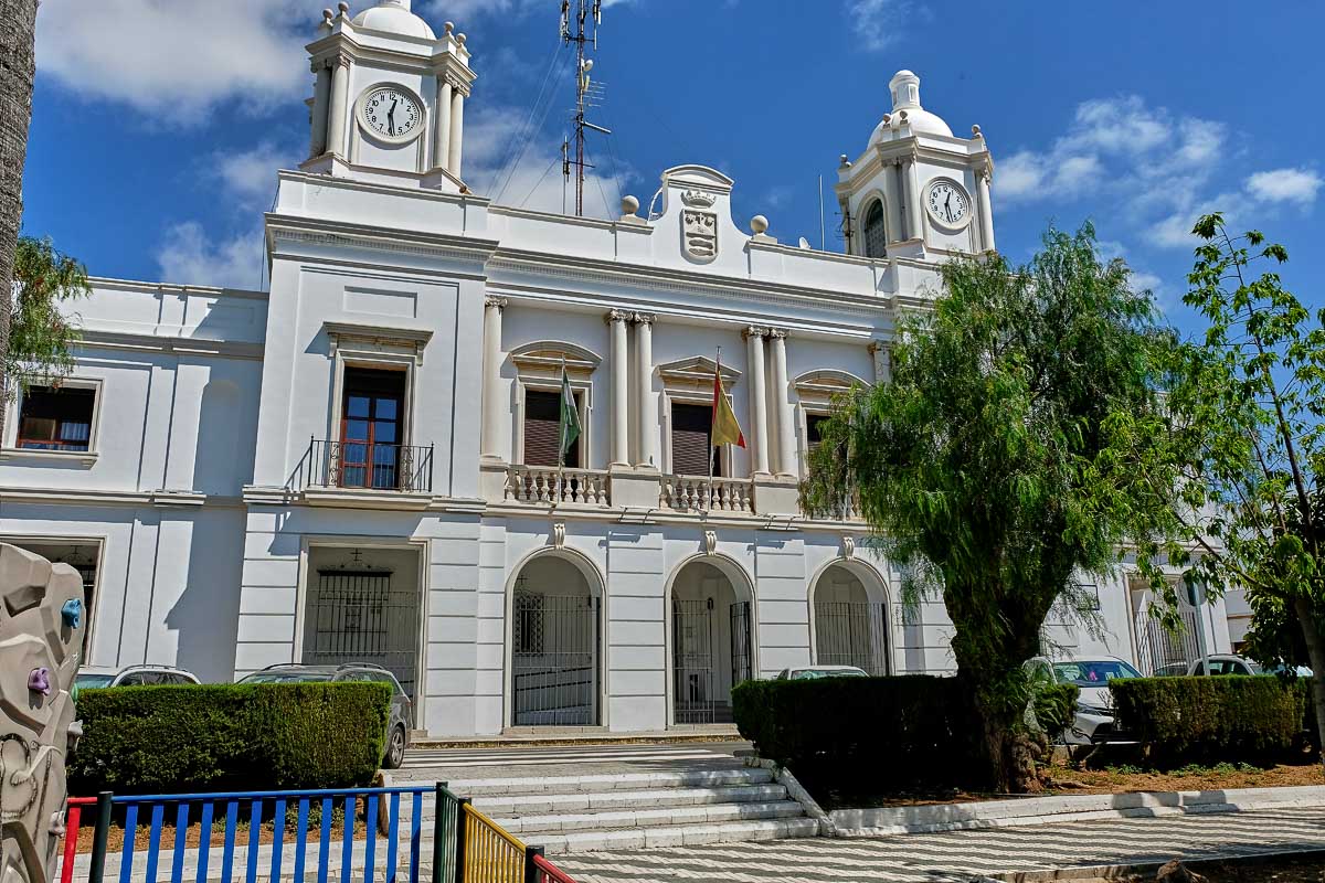 El Ayuntamiento de Barbate.