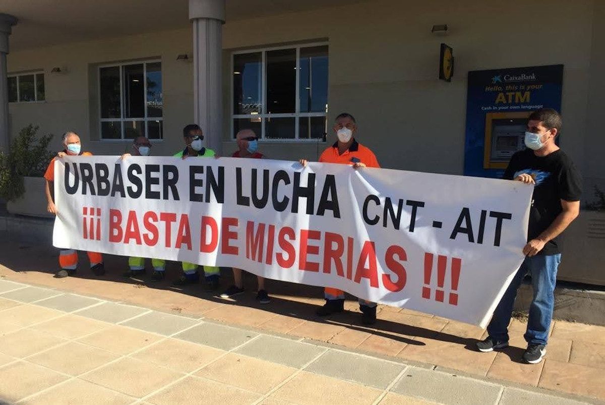 Los trabajadores de URBASER durante la manifestación.