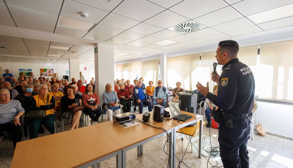 Formacion estafas mayores policia nacional 08
