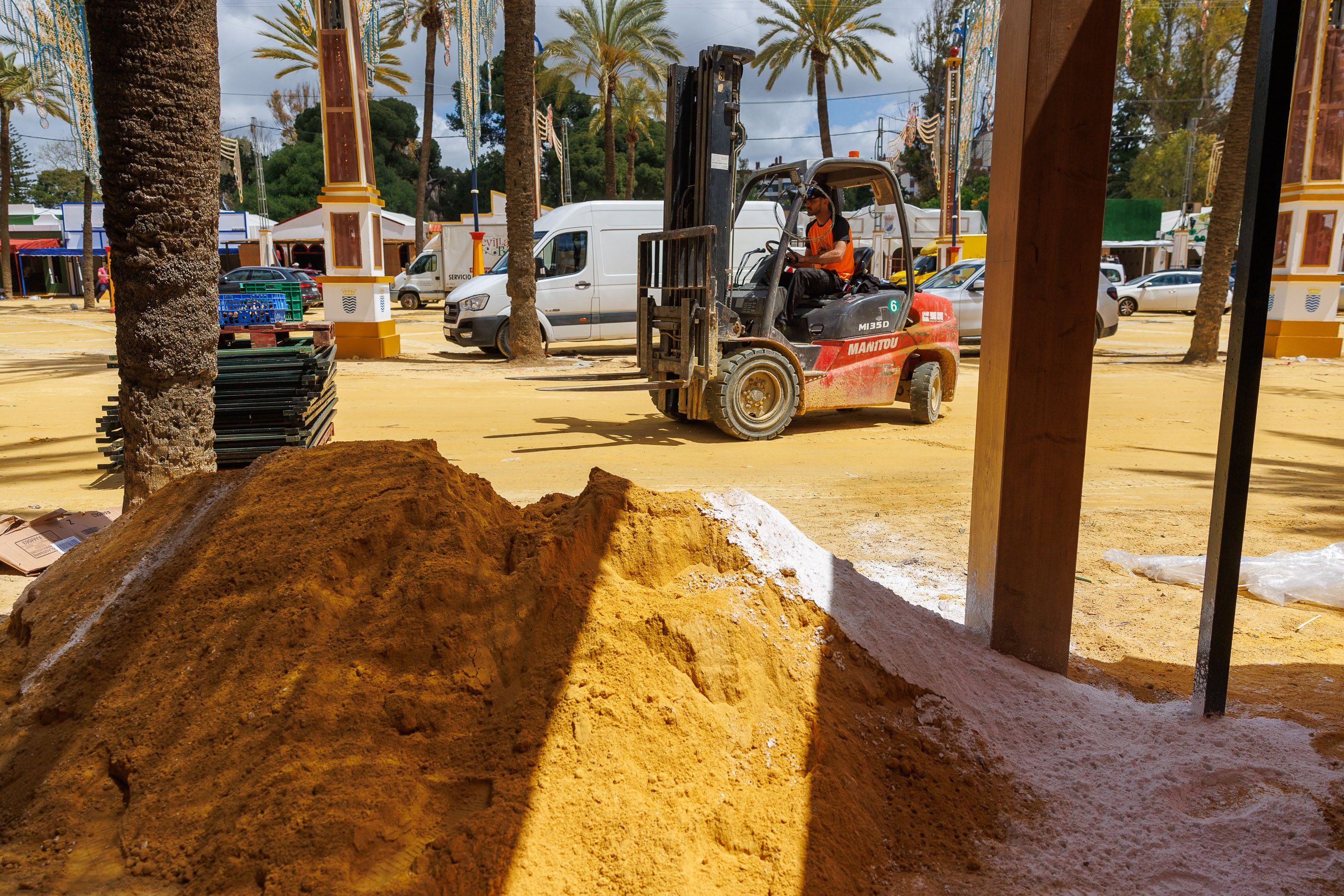  Recta final para el montaje de la Feria del Caballo 2024