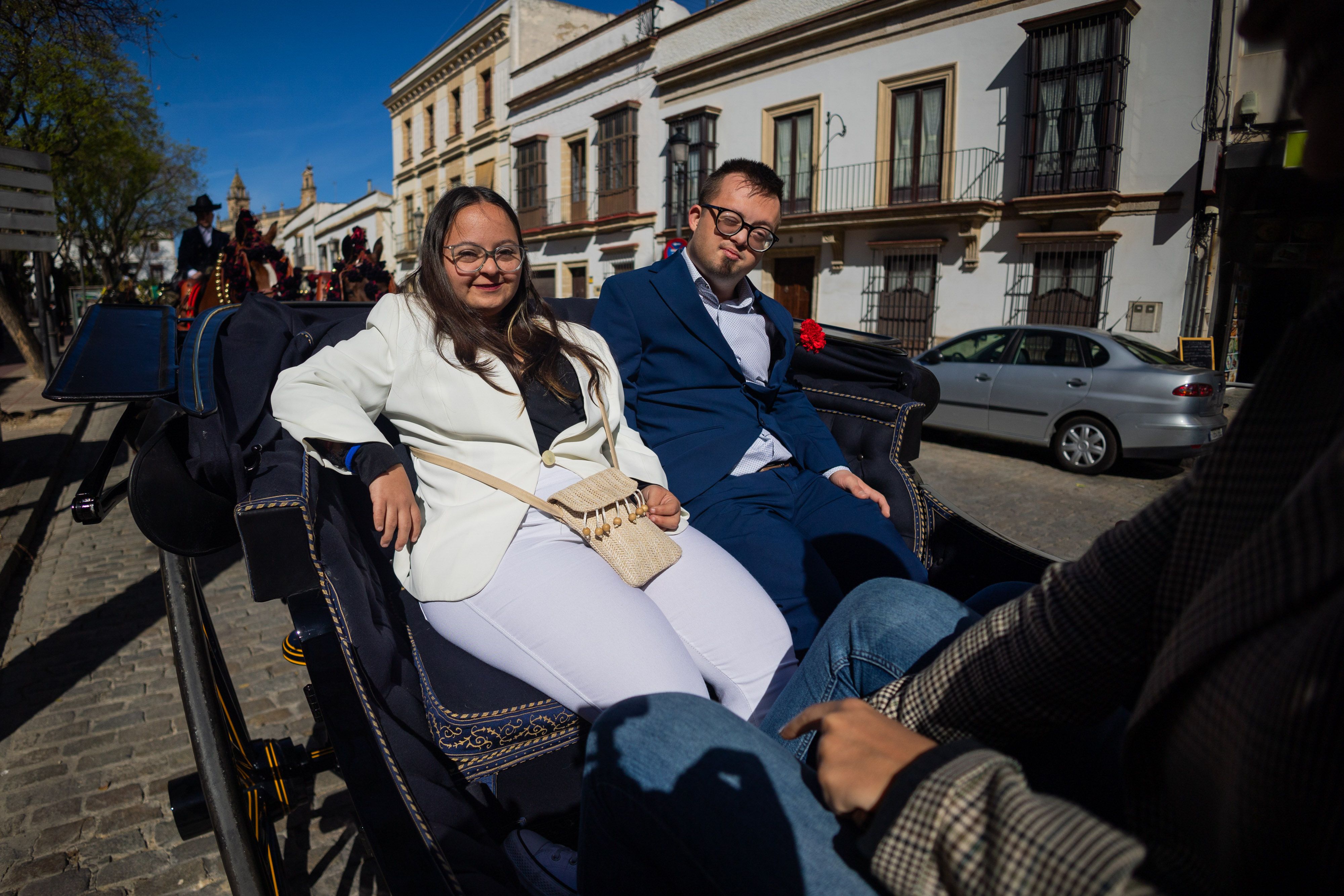 Aspanido y Cedown en su paseo "Carruajes por la inclusión" por las calles de Jerez