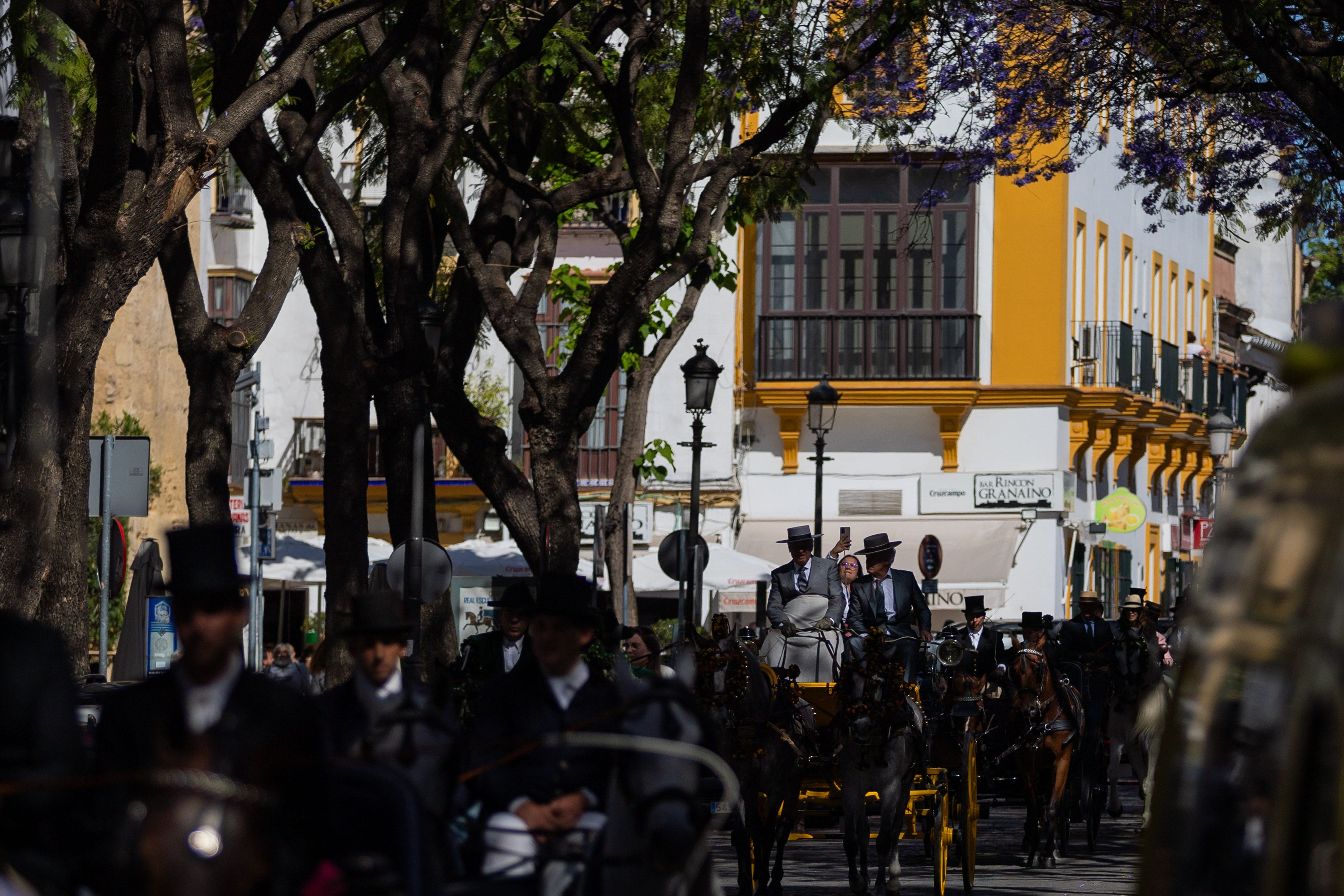 Aspanido y Cedown en su paseo "Carruajes por la inclusión" por las calles de Jerez