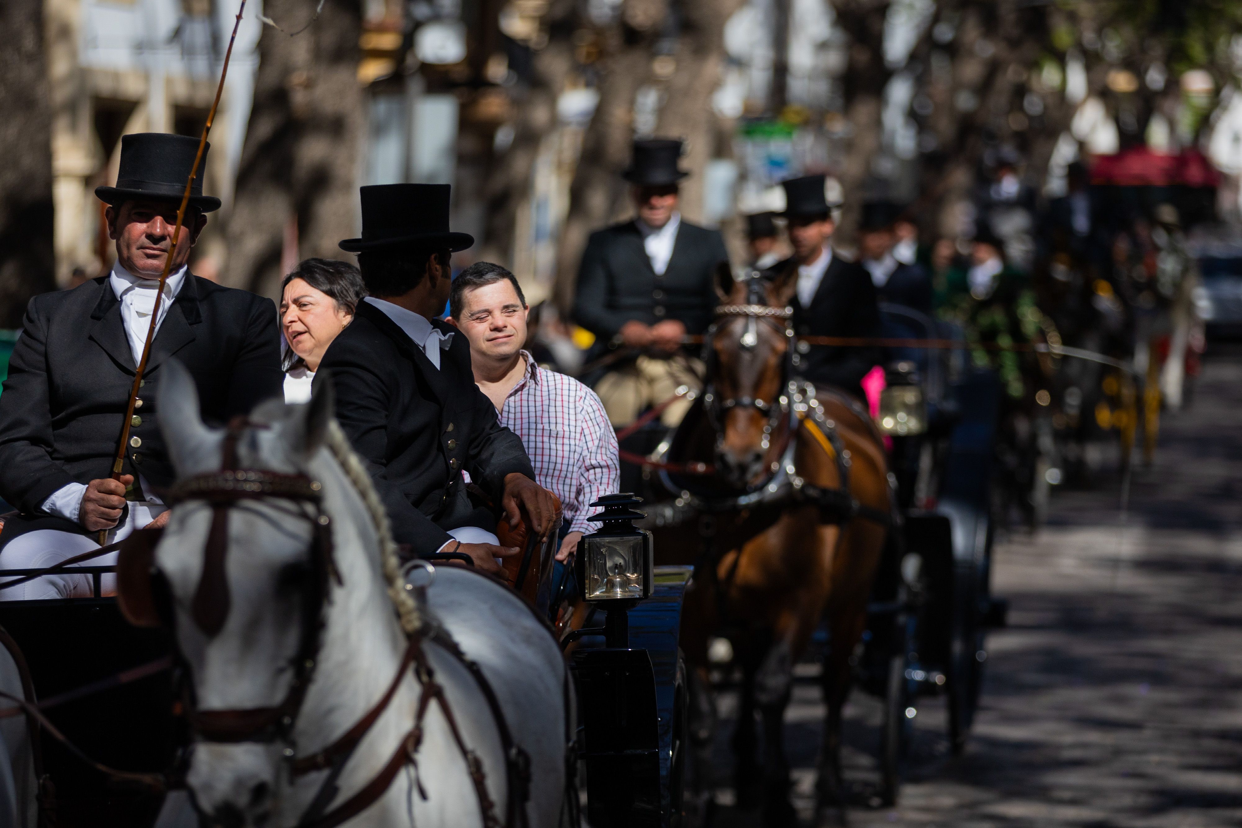 Aspanido y Cedown en su paseo 'Carruajes por la inclusión' por las calles de Jerez.
