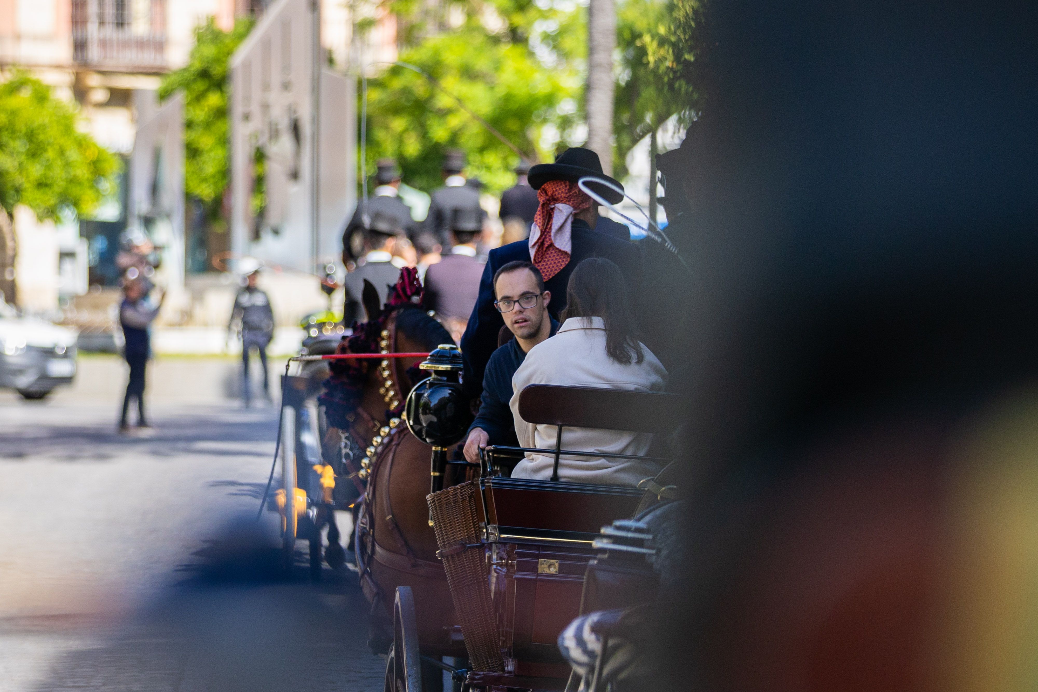 Aspanido y Cedown en su paseo "Carruajes por la inclusión" por las calles de Jerez