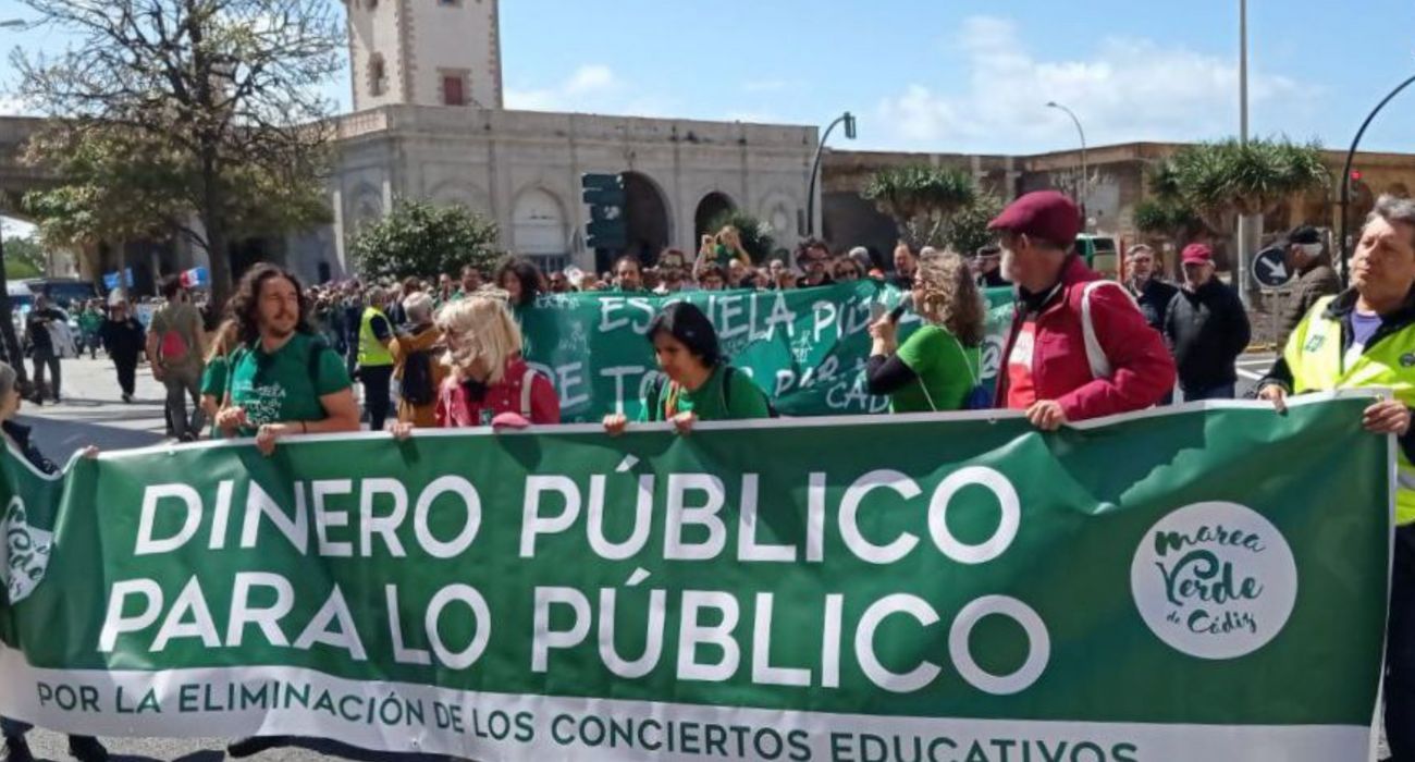 Una movilización en defensa de la educación pública.
