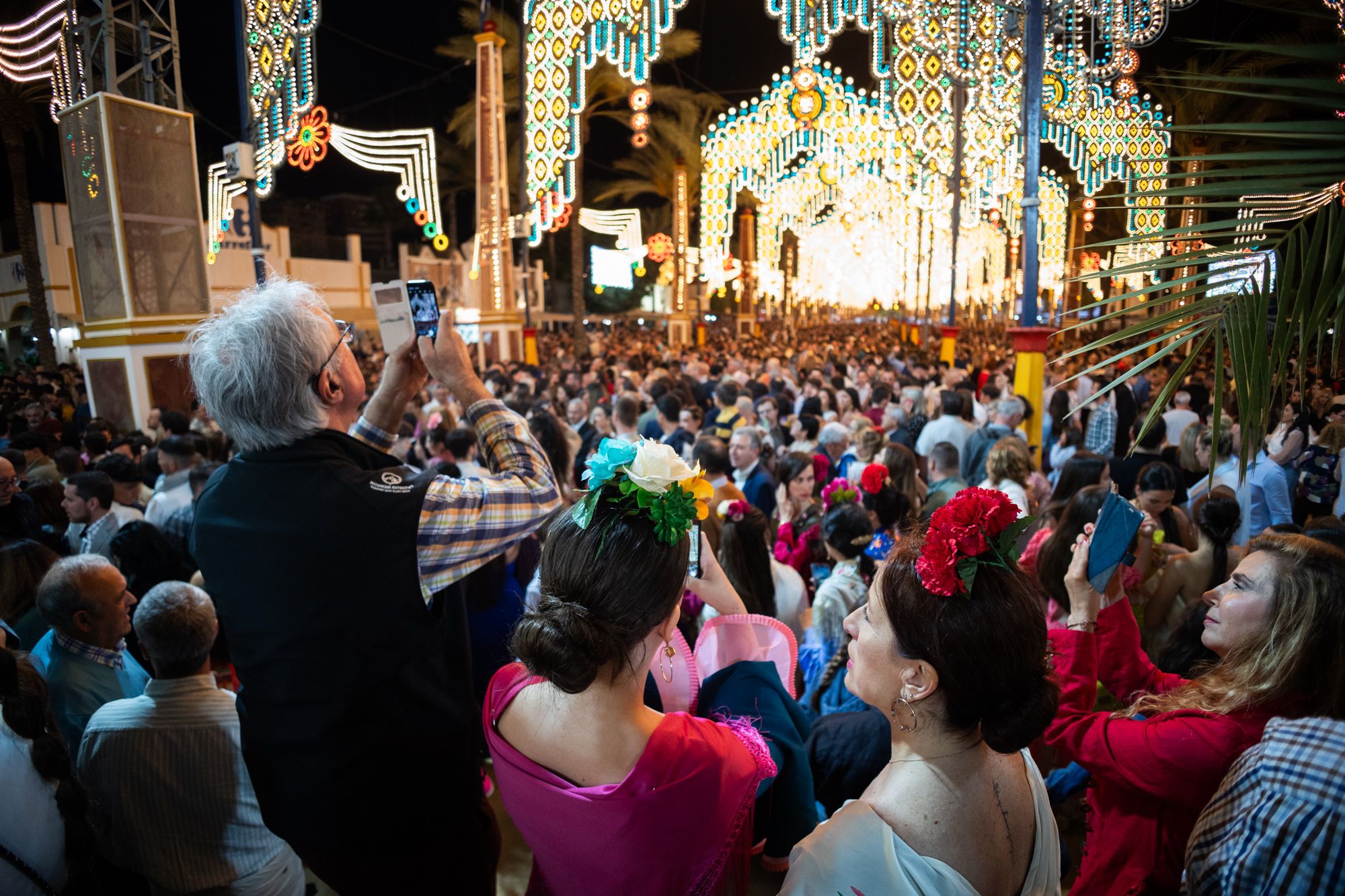 Momentos del encendido de las luces en la Feria de 2024