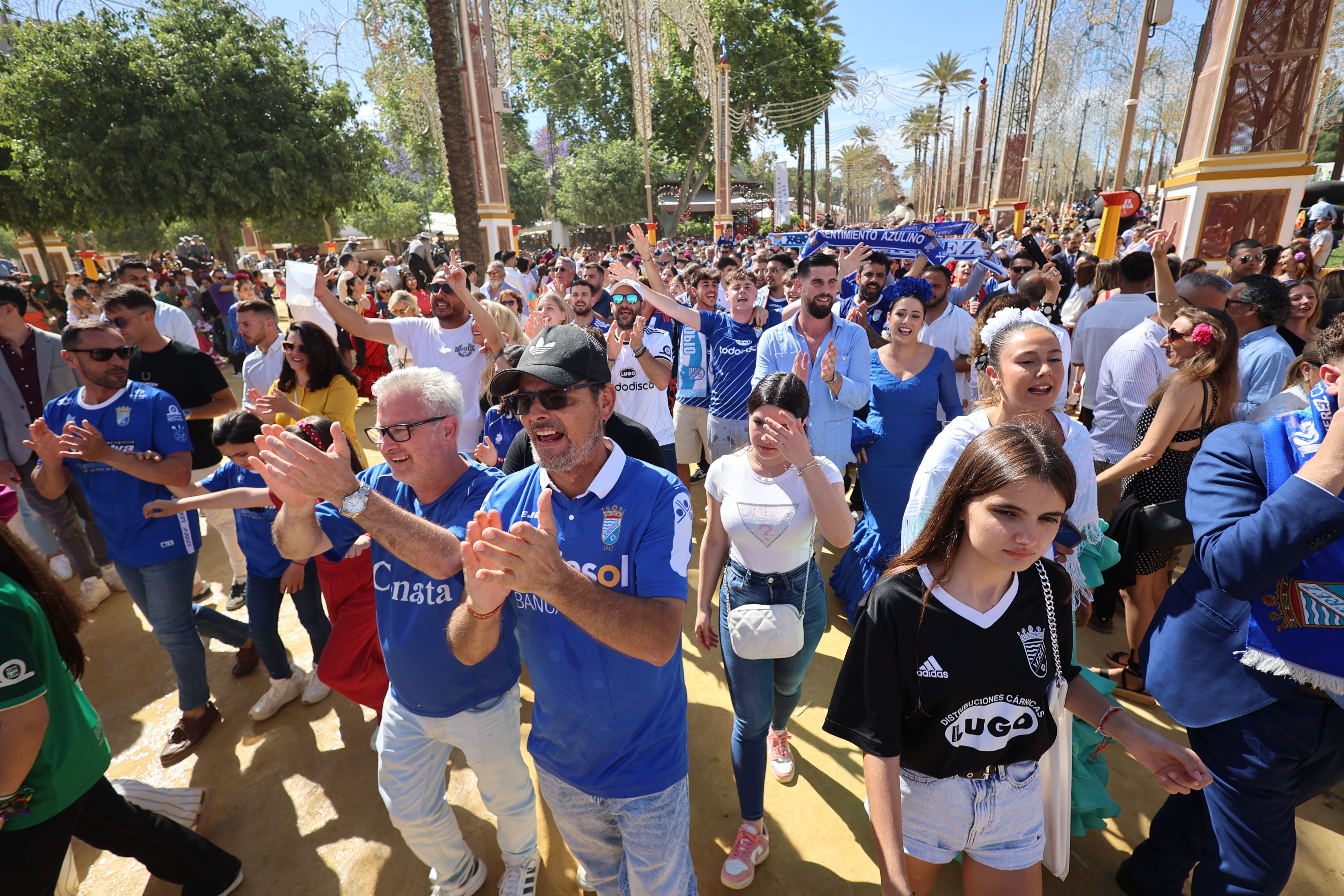 Así celebra en la Feria la afición del Xerez CD el ascenso a Segunda RFEF