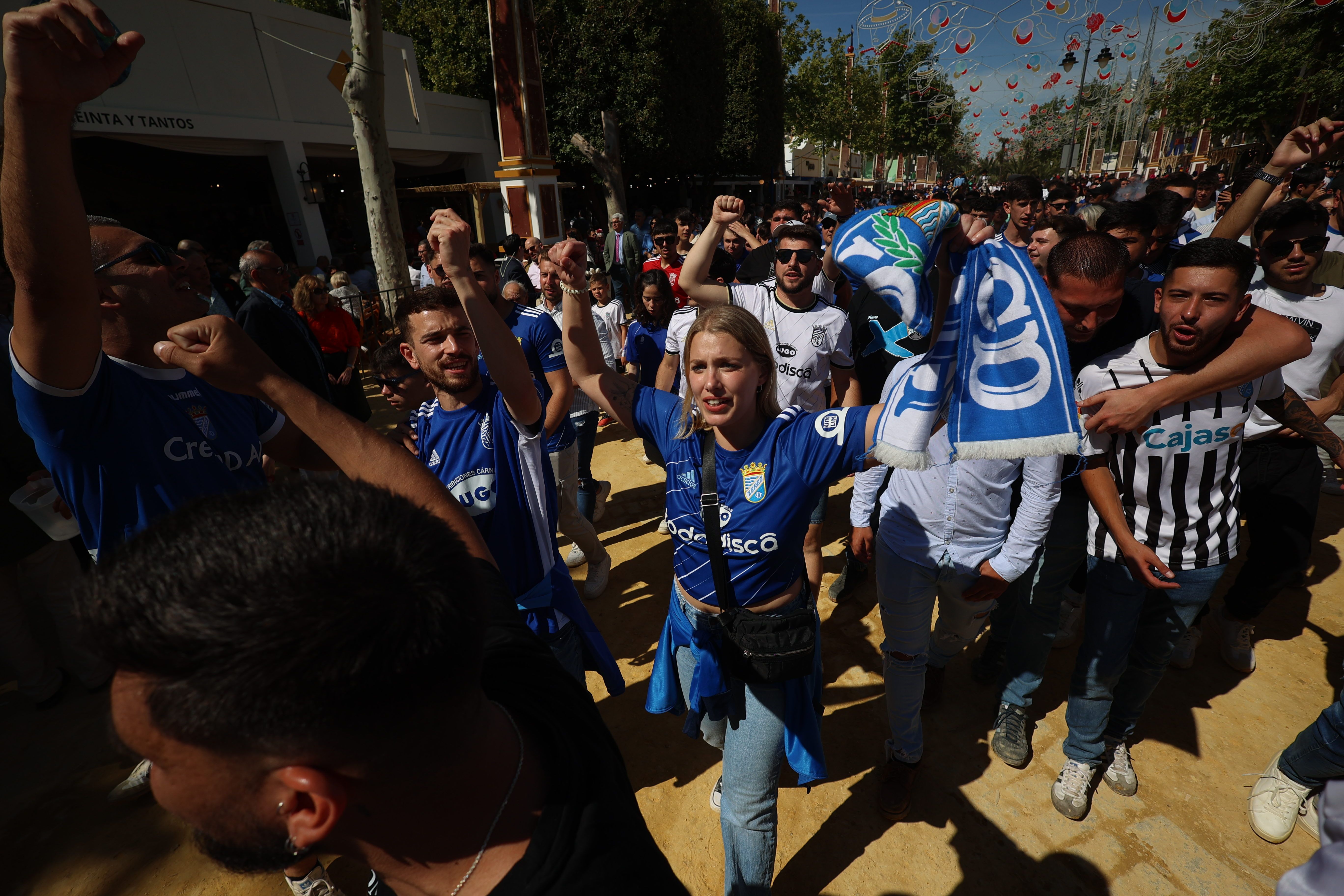 Así celebra en la Feria la afición del Xerez CD el ascenso a Segunda RFEF