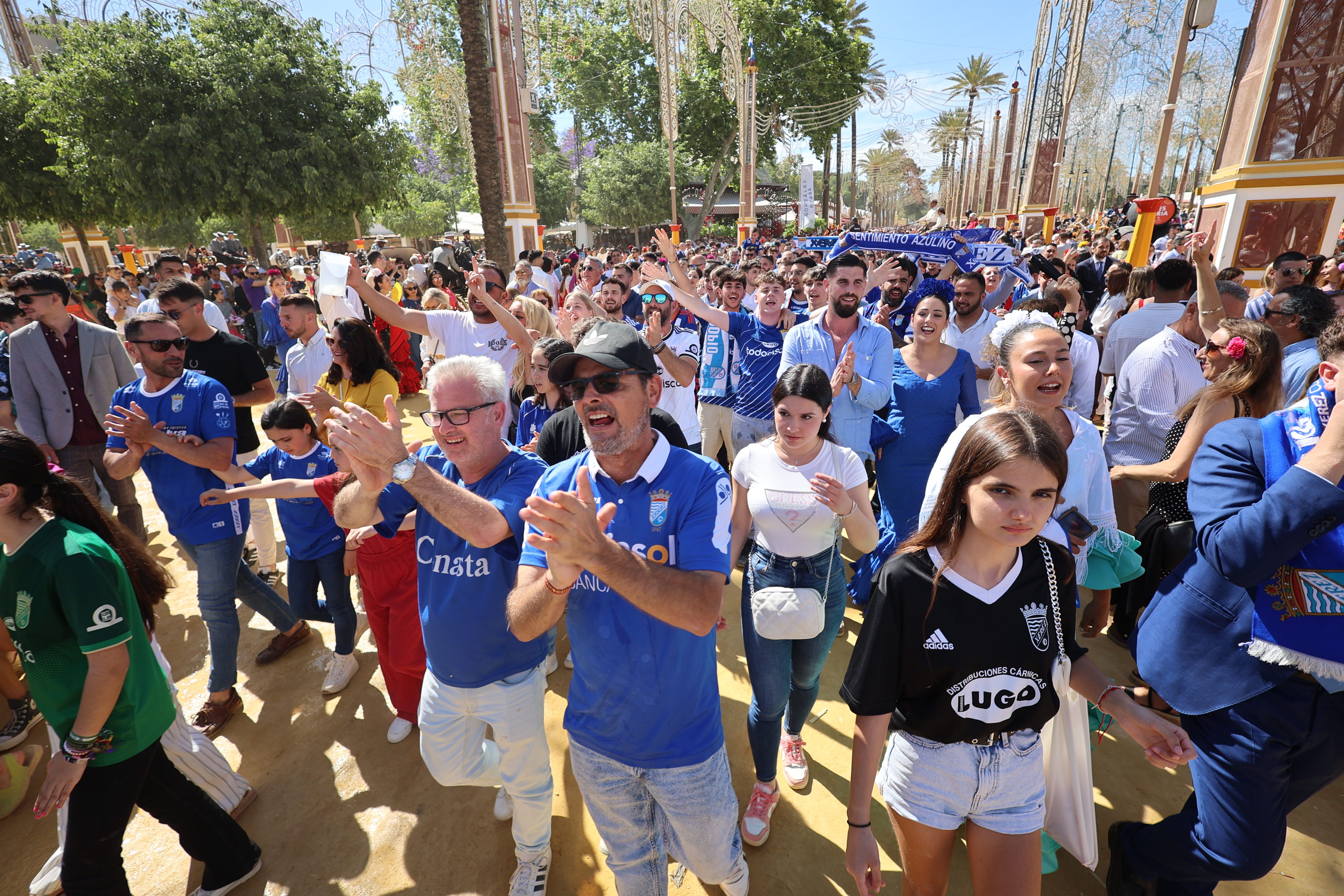Así celebra en la Feria la afición del Xerez CD el ascenso a Segunda RFEF