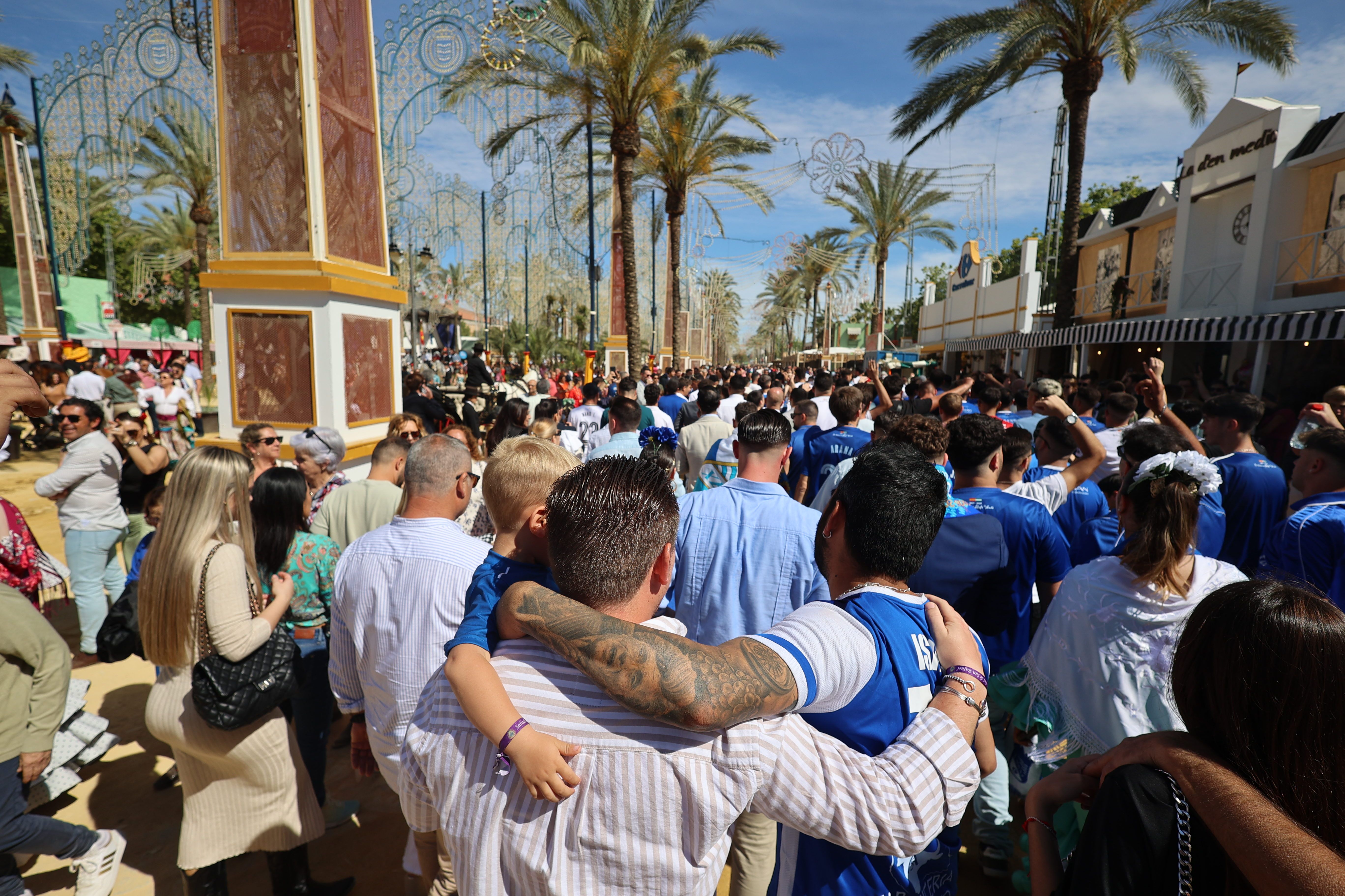 Así celebra en la Feria la afición del Xerez CD el ascenso a Segunda RFEF