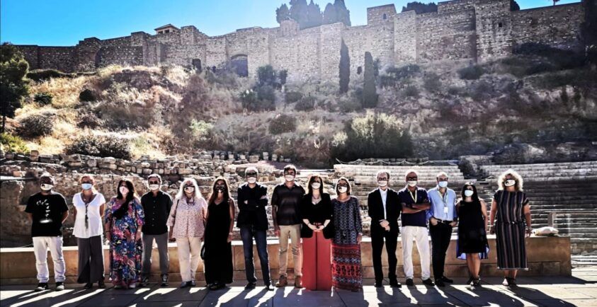 Los miembros de la Academia de Cine de Andalucía, junto a la Alcazaba de Málaga.