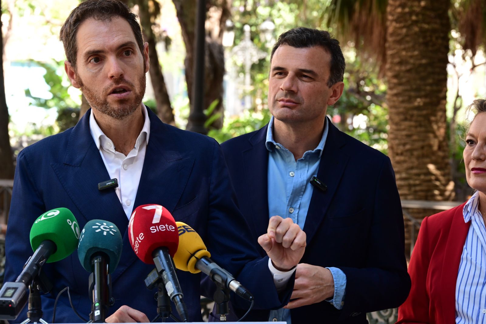 Sergio Sayas y Bruno García, durante la presentación de la Proposición no de ley este miércoles en Cádiz.