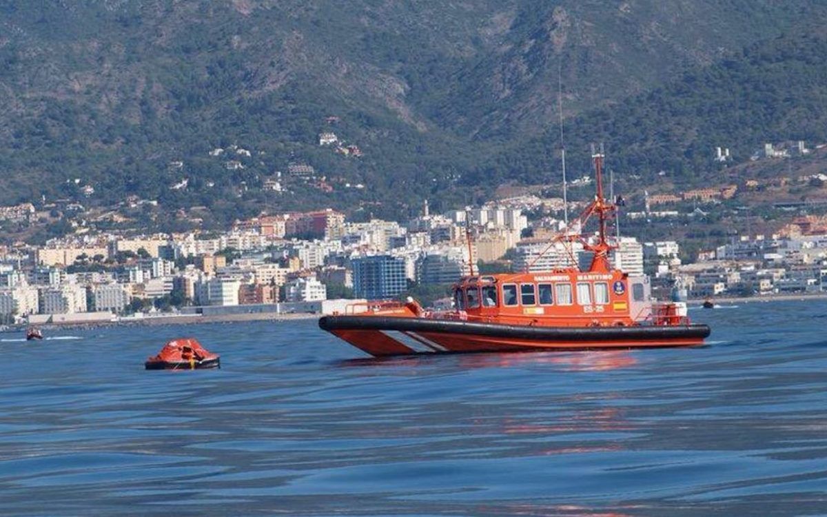 La embarcación Salvamar Vega en Málaga.