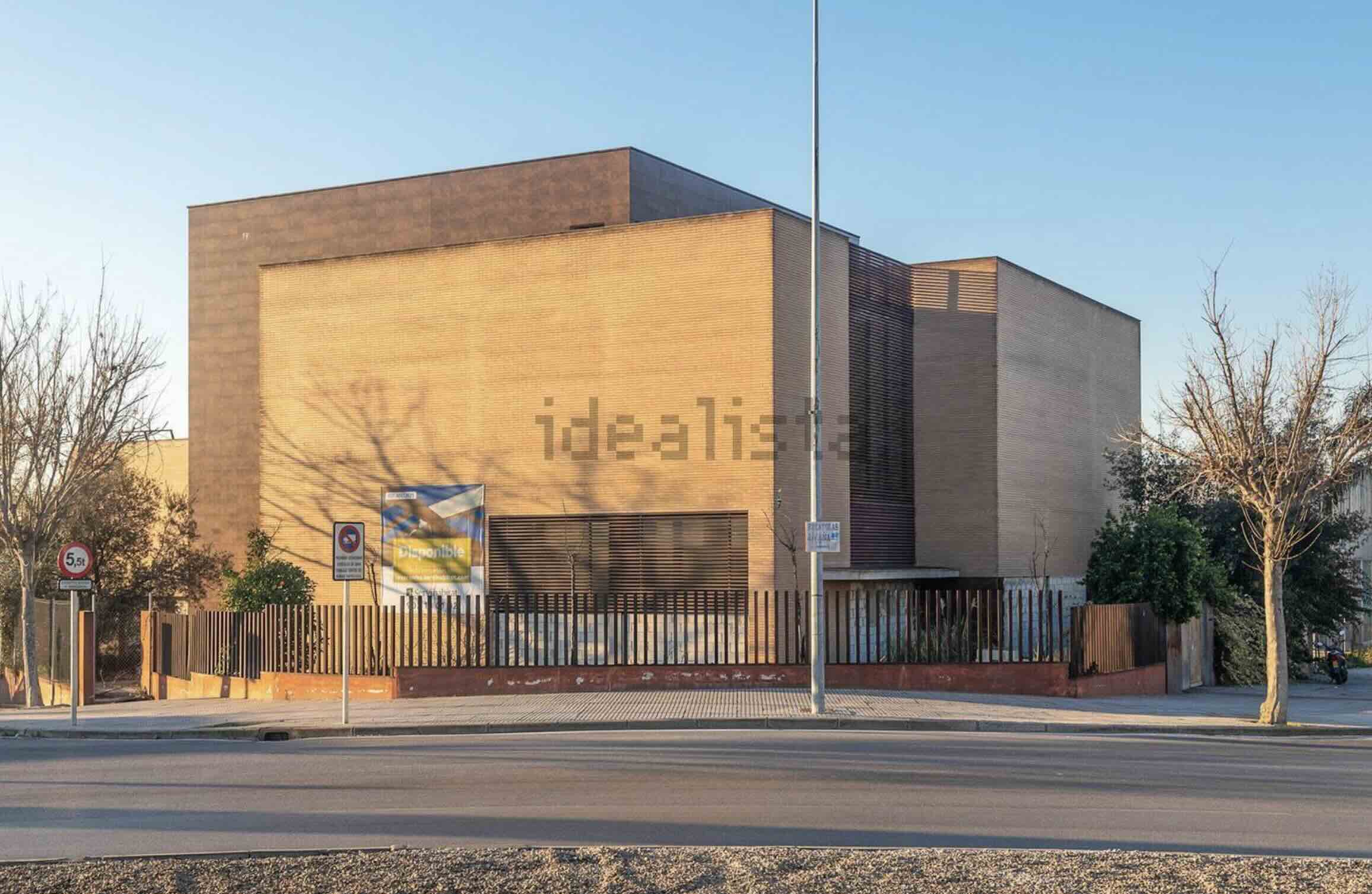 Este es el precio de venta del edificio hostelero en Jerez que abrió Manuel Valencia junto a la carretera de Sanlúcar.