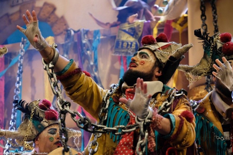 Un momento de la pasada Gran Final del Falla, durante la actuación de la comparsa de Kike Remolino.