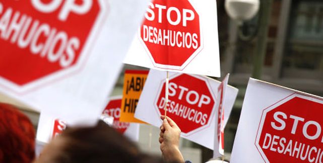 Carteles de Stop Desahucios, en una imagen de archivo. FOTO: PAH