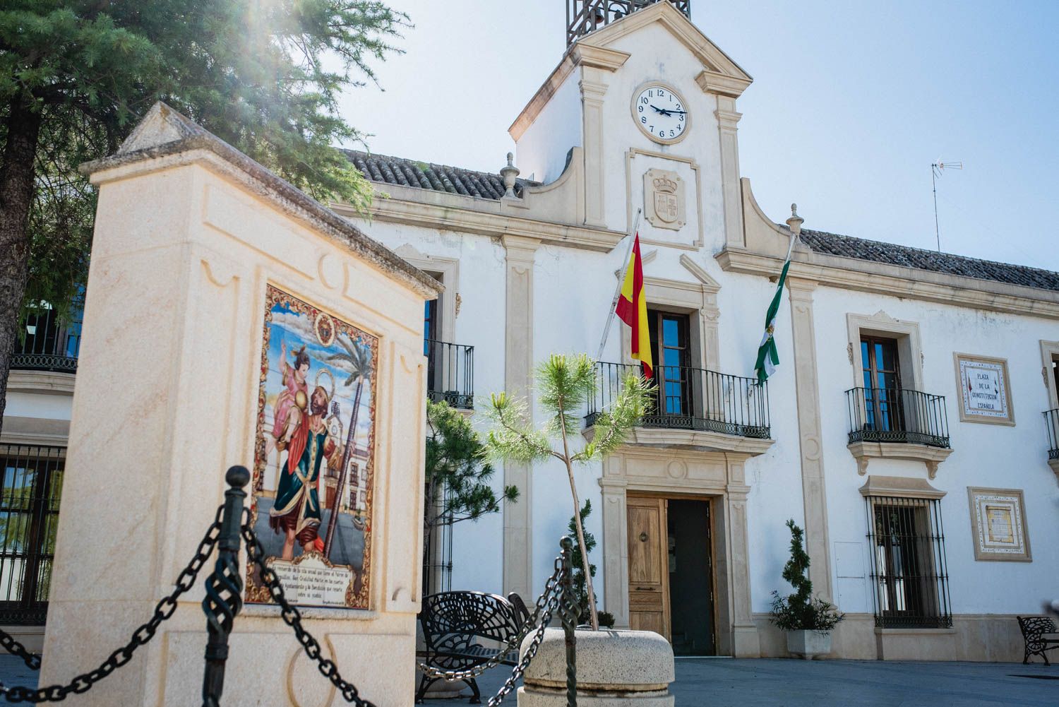 El Ayuntamiento de Burguillos, el pueblo que fue vendido a un fondo buitre.