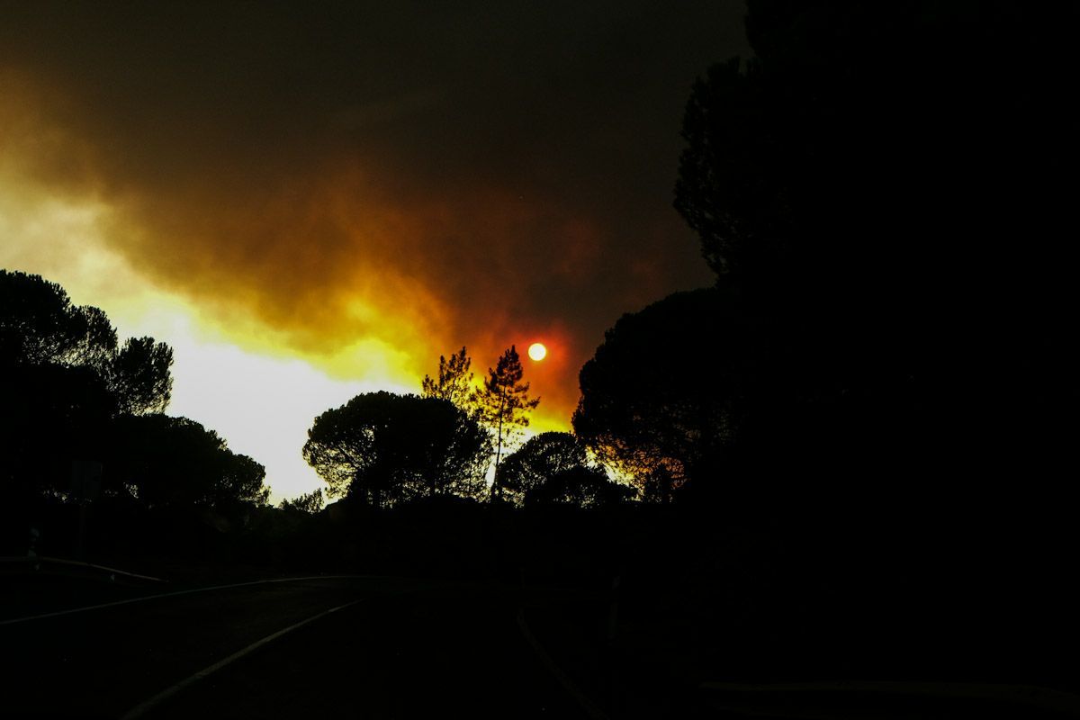 Una imagen del incendio declarado cerca de Almonaster la Real.