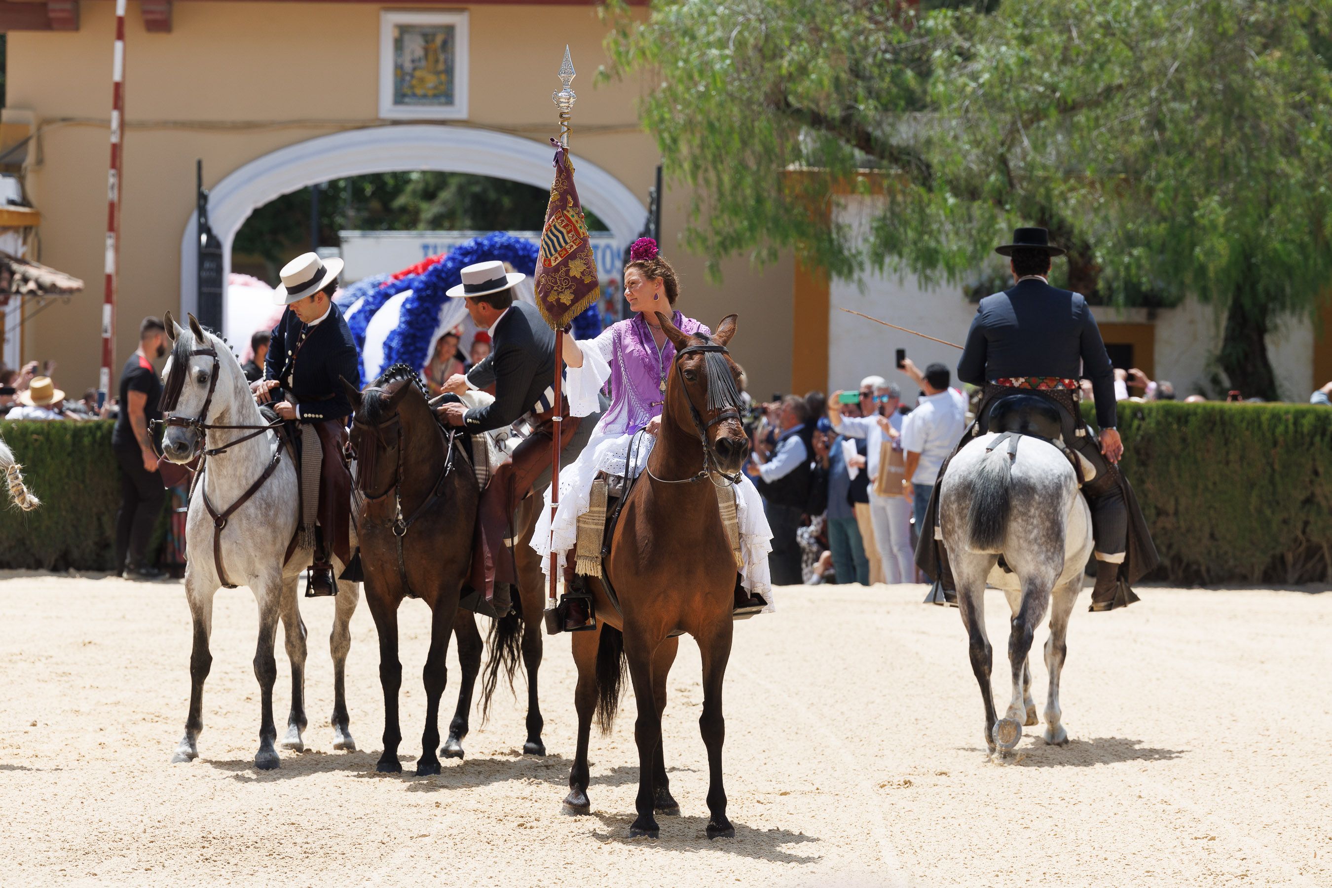 Los rocieros de Jerez reciben el Caballo de Oro 2024 
