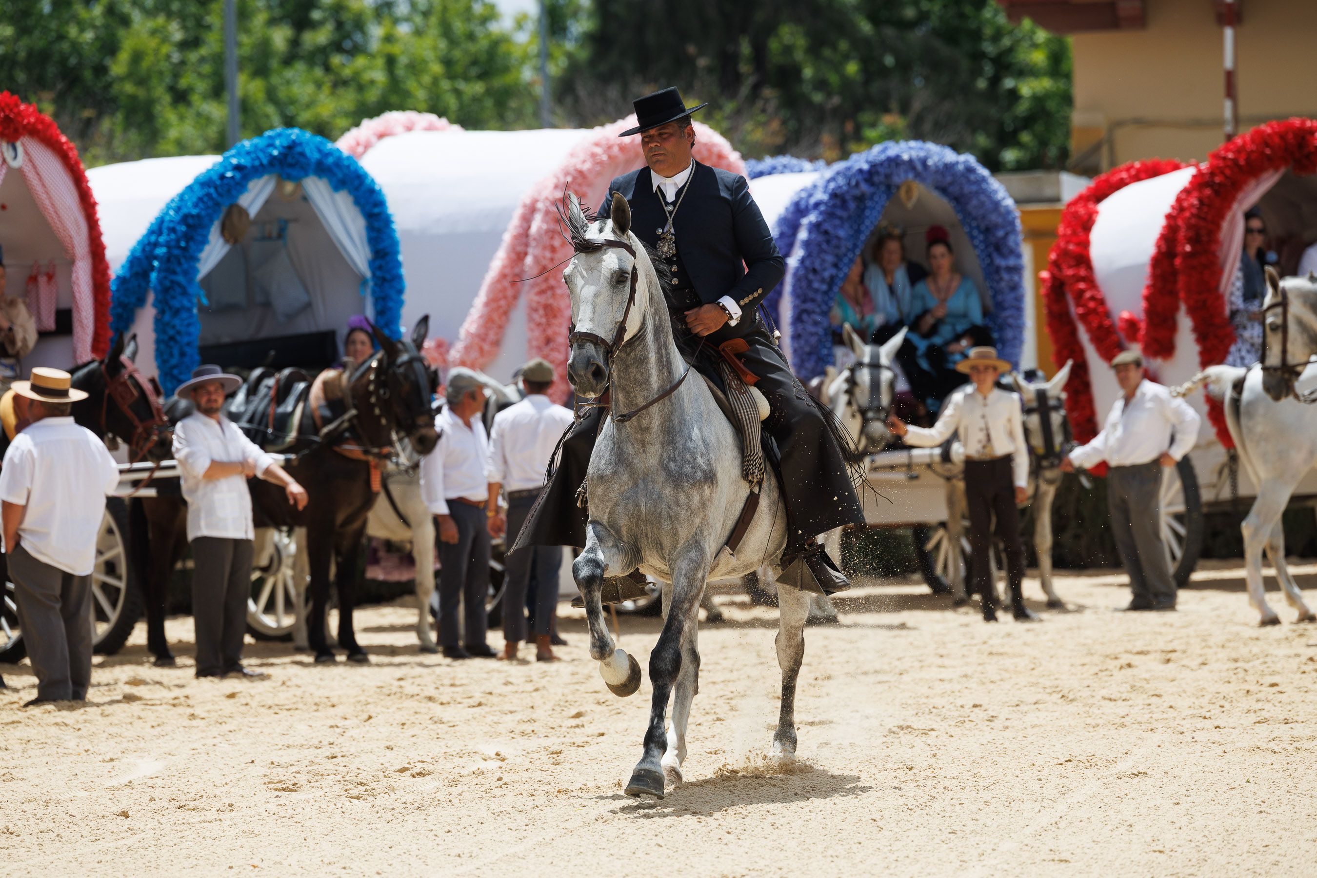 Los rocieros de Jerez reciben el Caballo de Oro 2024 