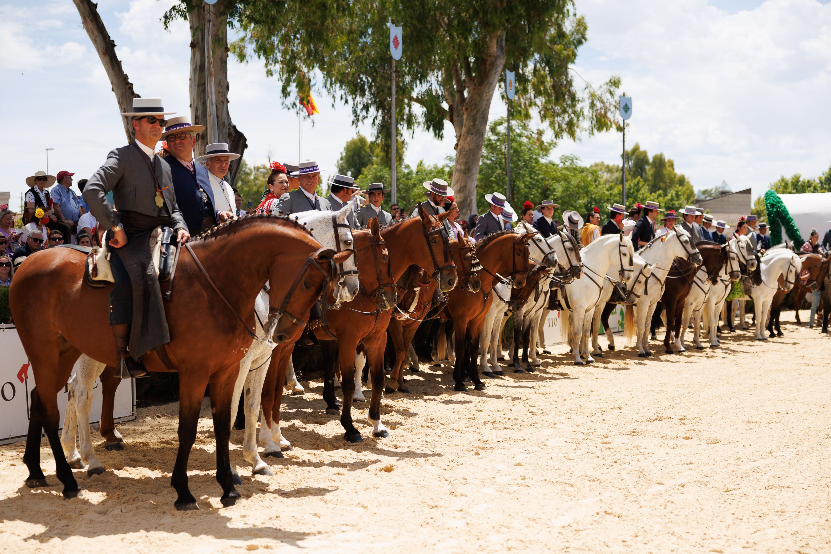 Los rocieros de Jerez reciben el Caballo de Oro 2024 