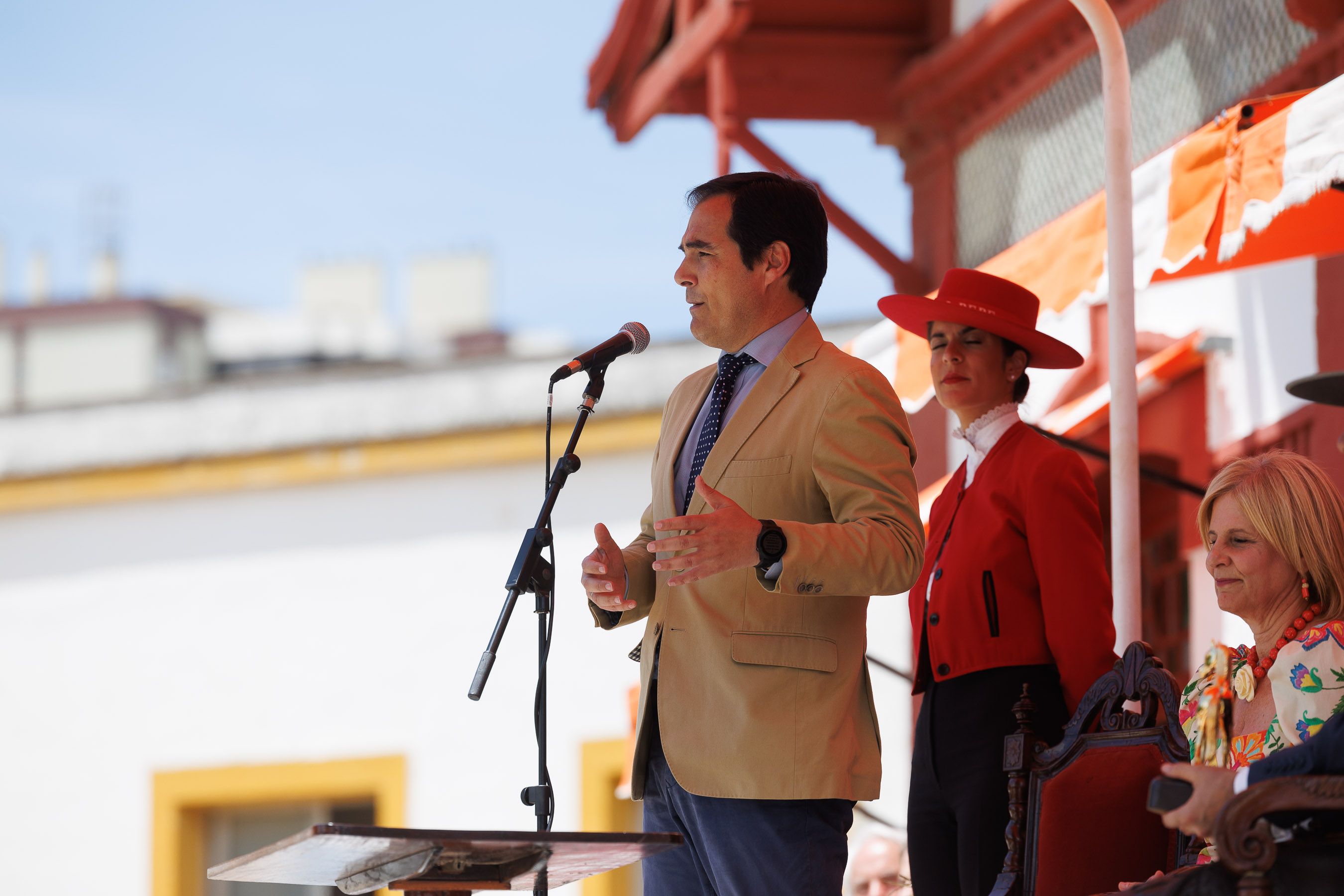 Los rocieros de Jerez reciben el Caballo de Oro 2024 