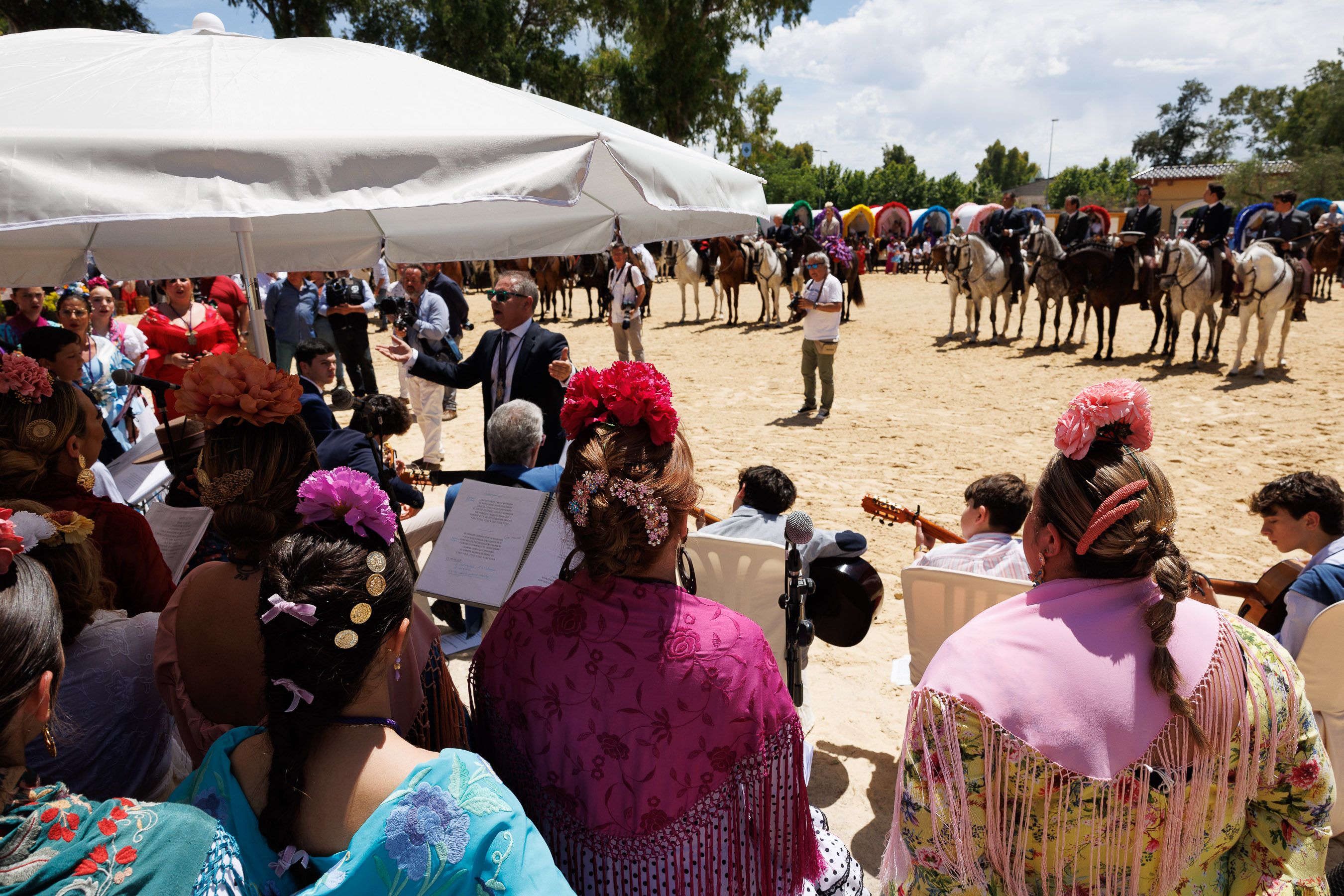 Los rocieros de Jerez reciben el Caballo de Oro 2024 