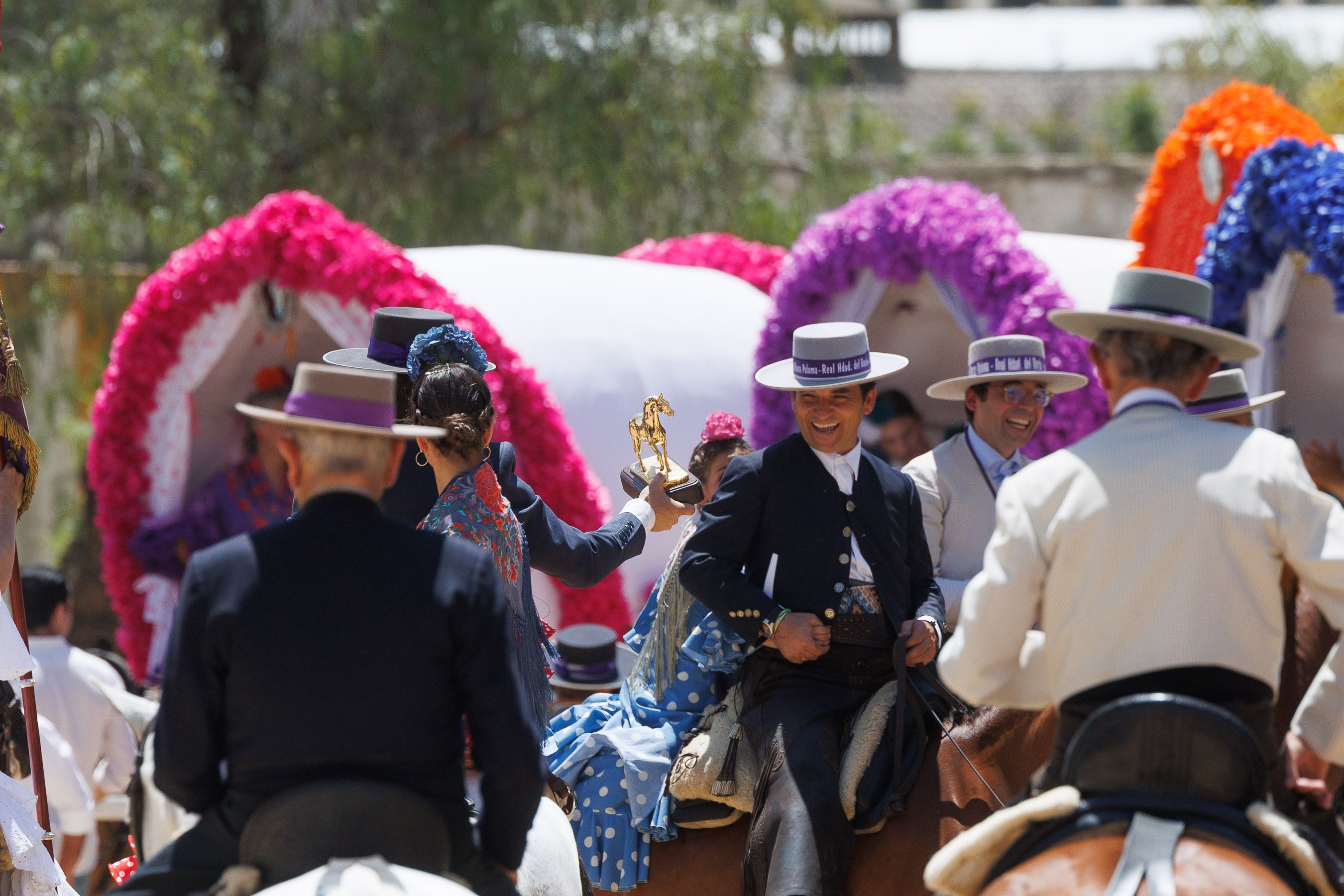 Los rocieros de Jerez reciben el Caballo de Oro 2024 