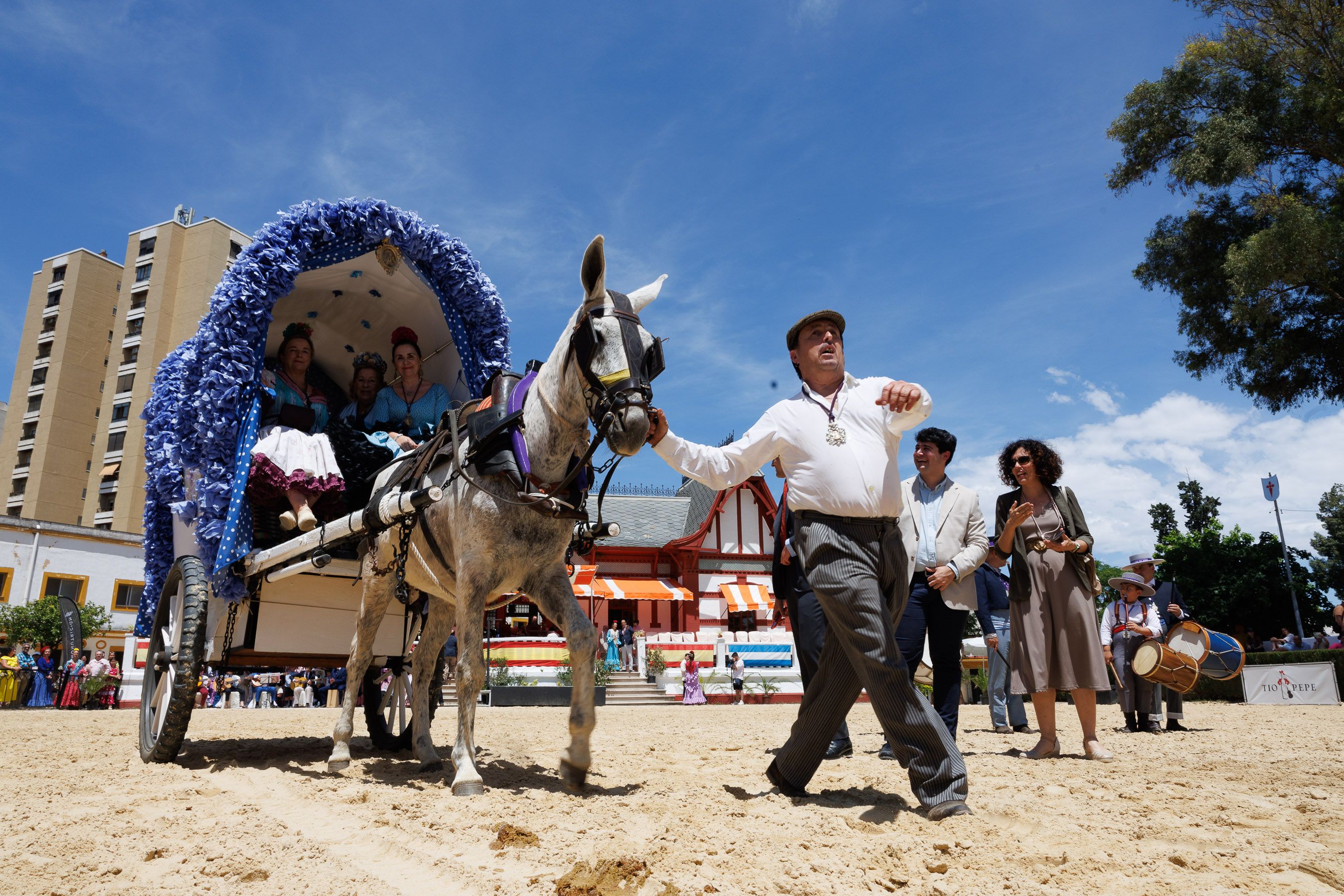 Los rocieros de Jerez reciben el Caballo de Oro 2024 