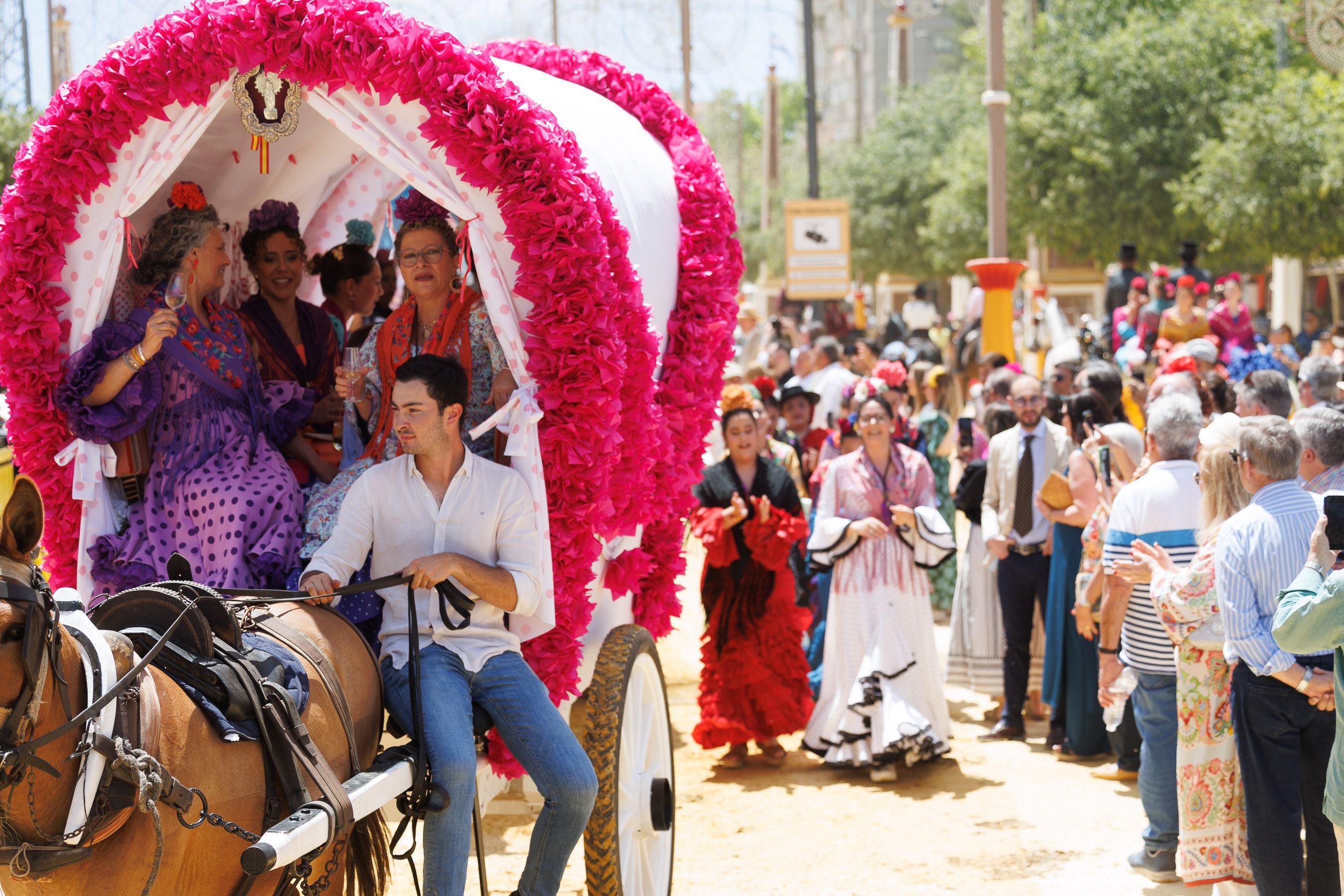 Los rocieros de Jerez reciben el Caballo de Oro 2024 