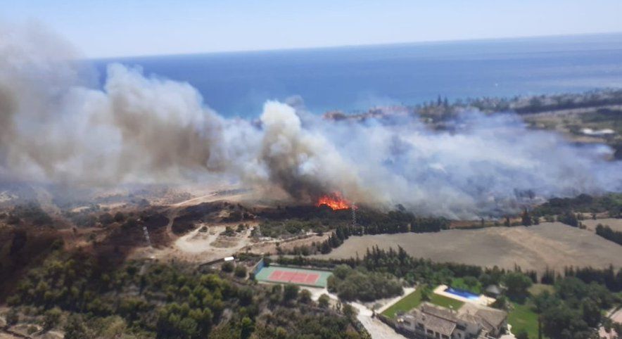 Imagen aérea del incendio de Estepona.