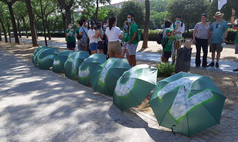 Una protesta de Escuelas de Calor, en una imagen de archivo. De "caótica e irresponsable" han calificado la 'vuelta al cole' en Andalucía.