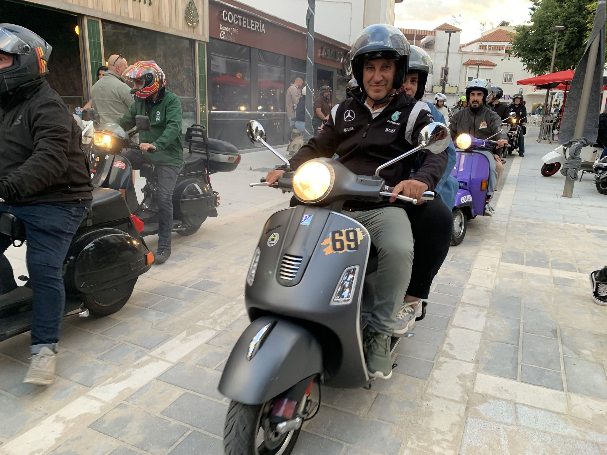 El encuentro de vespas en Rota.
