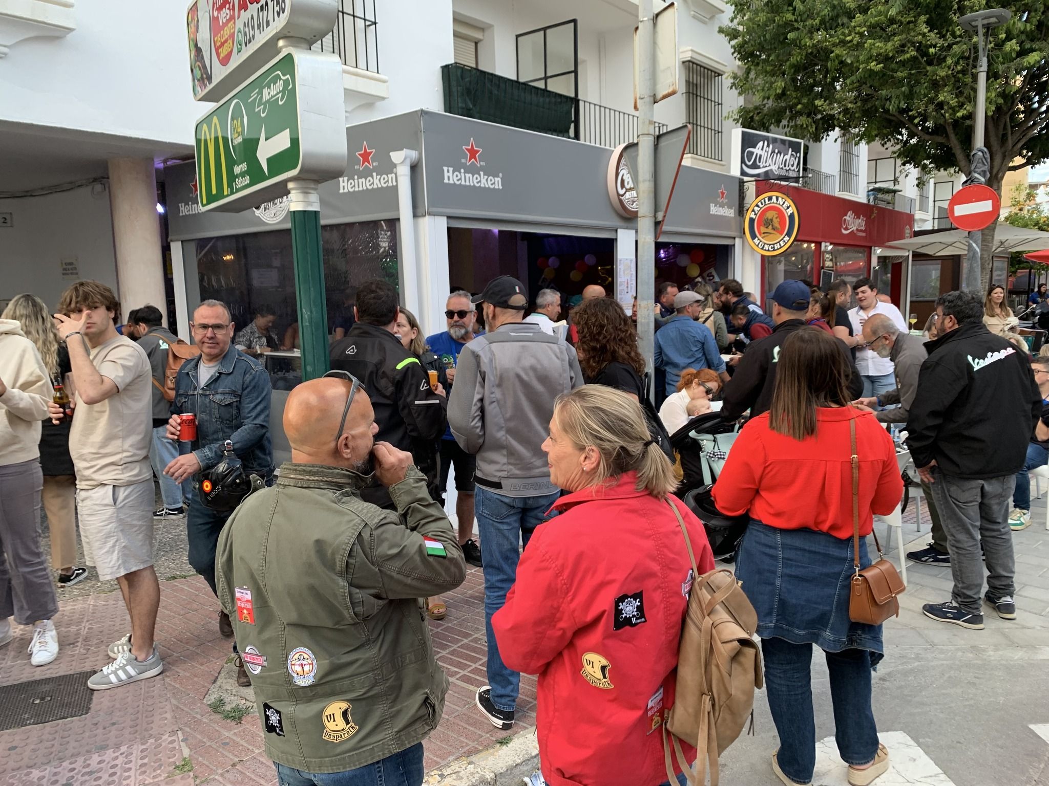 El encuentro de vespas en Rota.