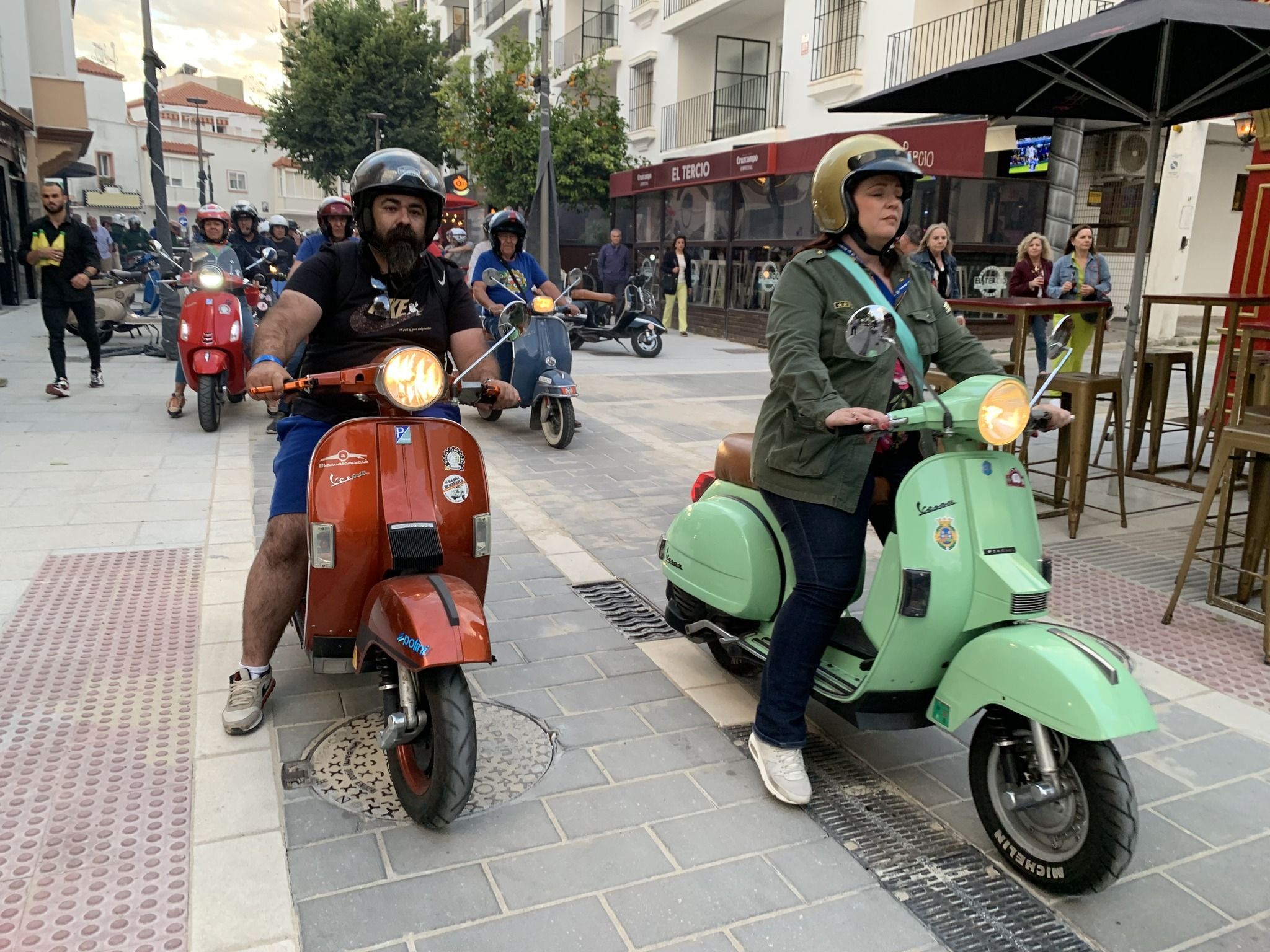 El encuentro de vespas en Rota.