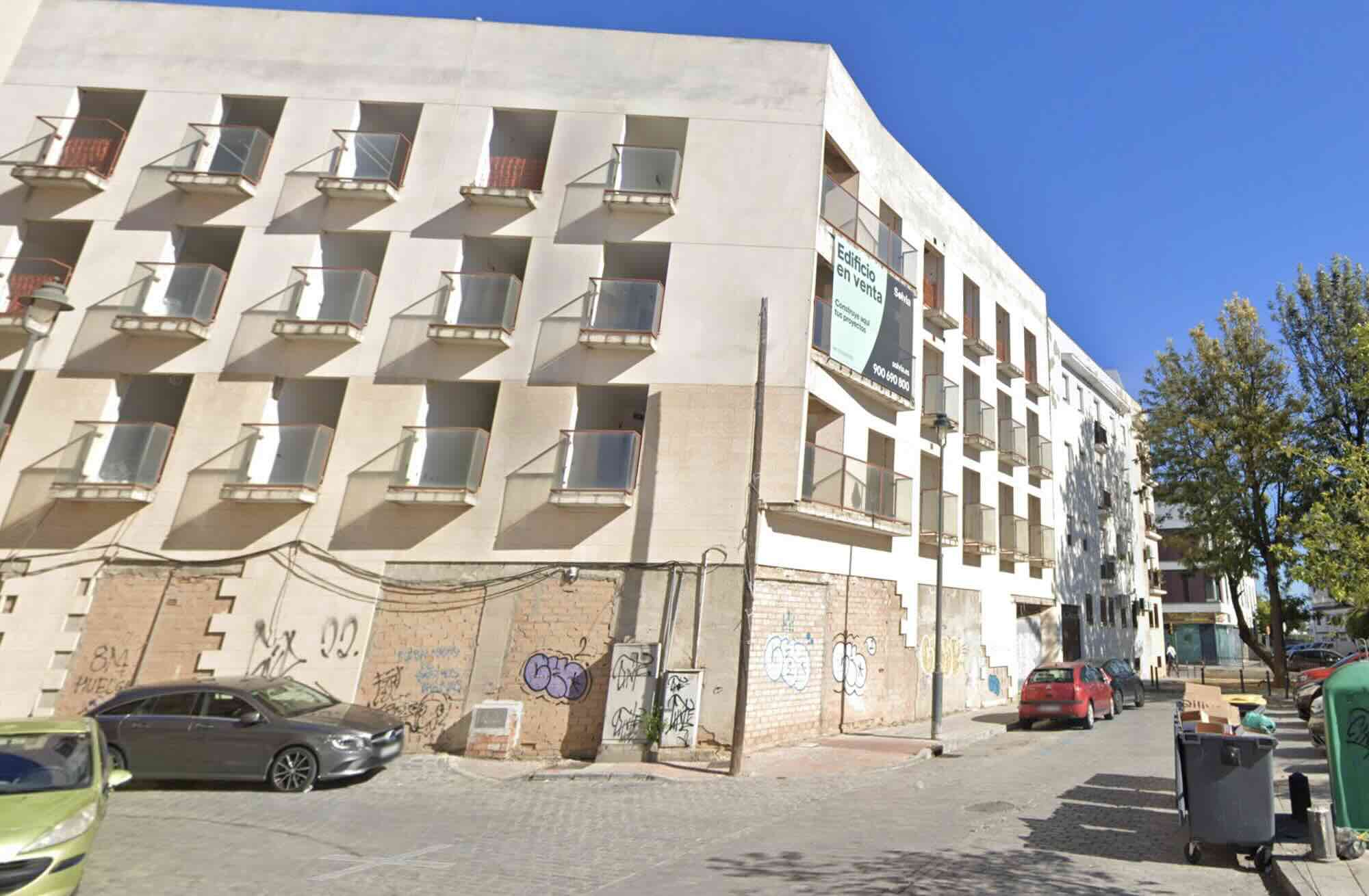 Edificio inacabado en San Clemente, en el barrio de San Miguel en Jerez, en una imagen de Google Maps.