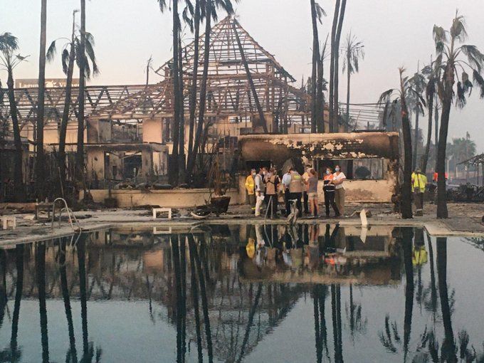 Un edificio, calcinado por el incendio desatado en Estepona.