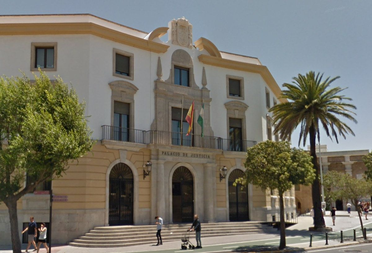 Condenado por violar a su hijo de cuatro. En la imagen, el Palacio de la Justicia de Cádiz en Google Maps.
