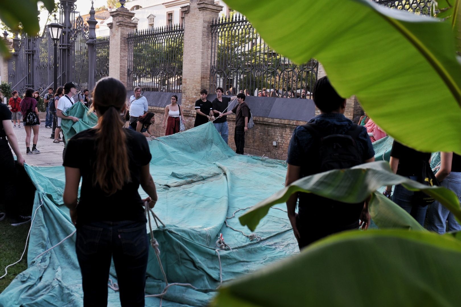 La acampada por Palestina en la Universidad de Sevilla, en imágenes.