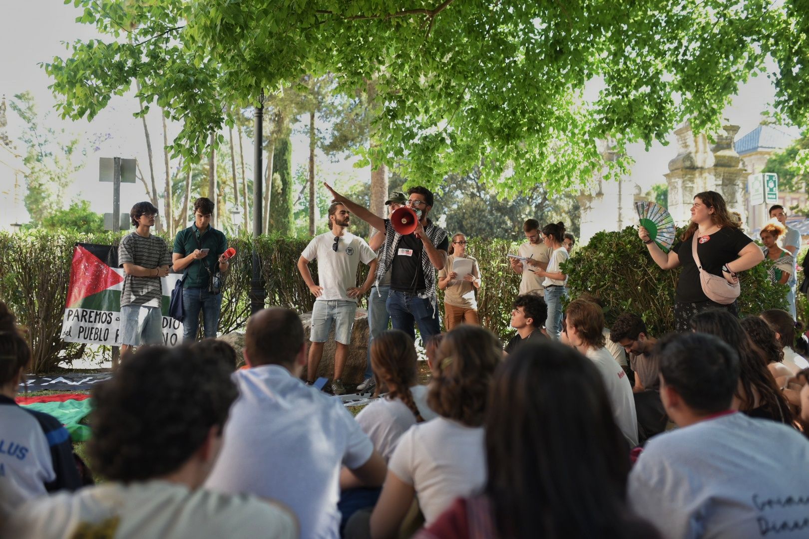 La acampada por Palestina en la Universidad de Sevilla, en imágenes.
