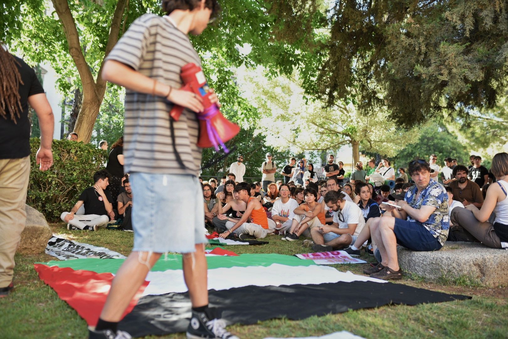 La acampada por Palestina en la Universidad de Sevilla, en imágenes.