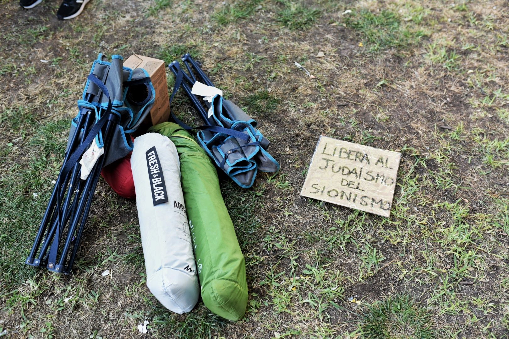 La acampada por Palestina en la Universidad de Sevilla, en imágenes.