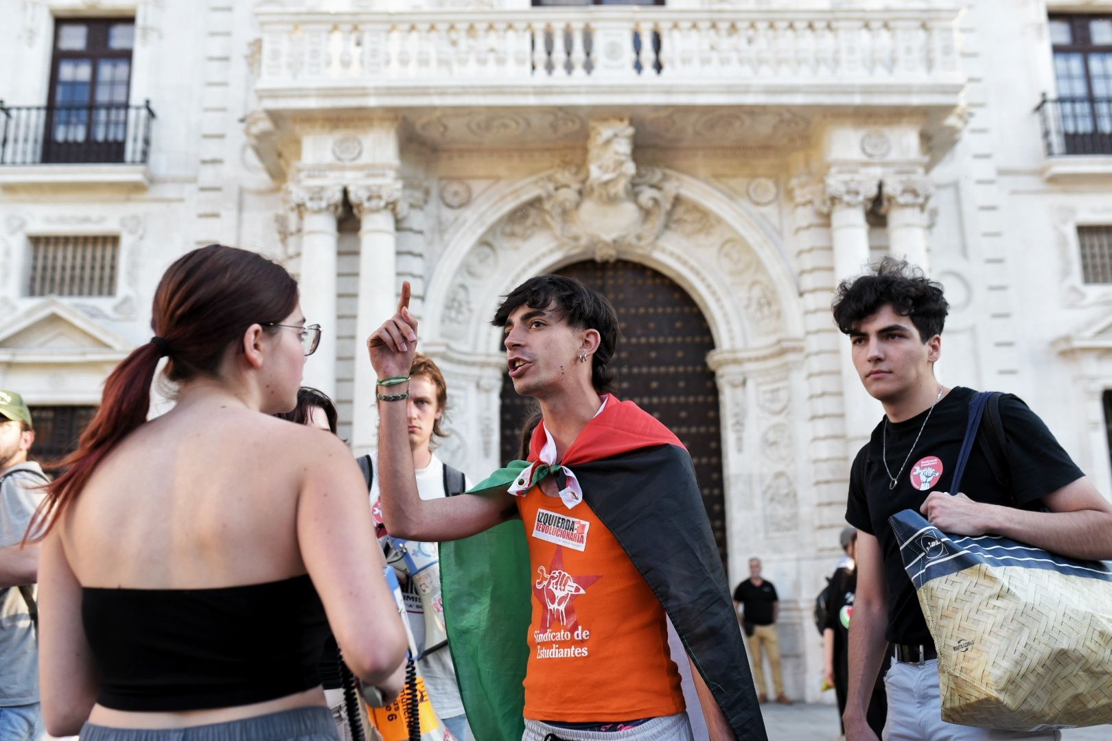 La acampada por Palestina en la Universidad de Sevilla, en imágenes.