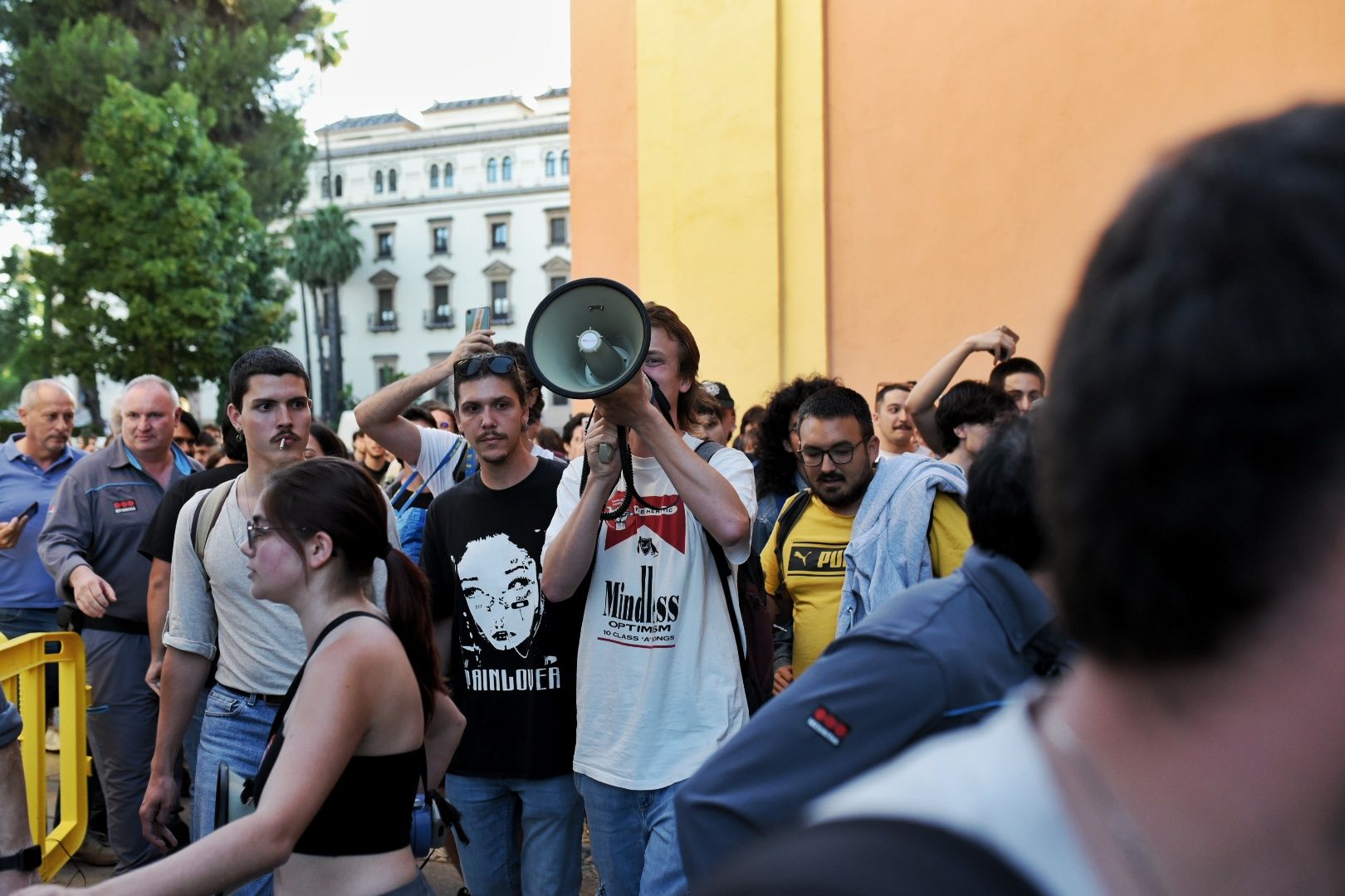 La acampada por Palestina en la Universidad de Sevilla, en imágenes.