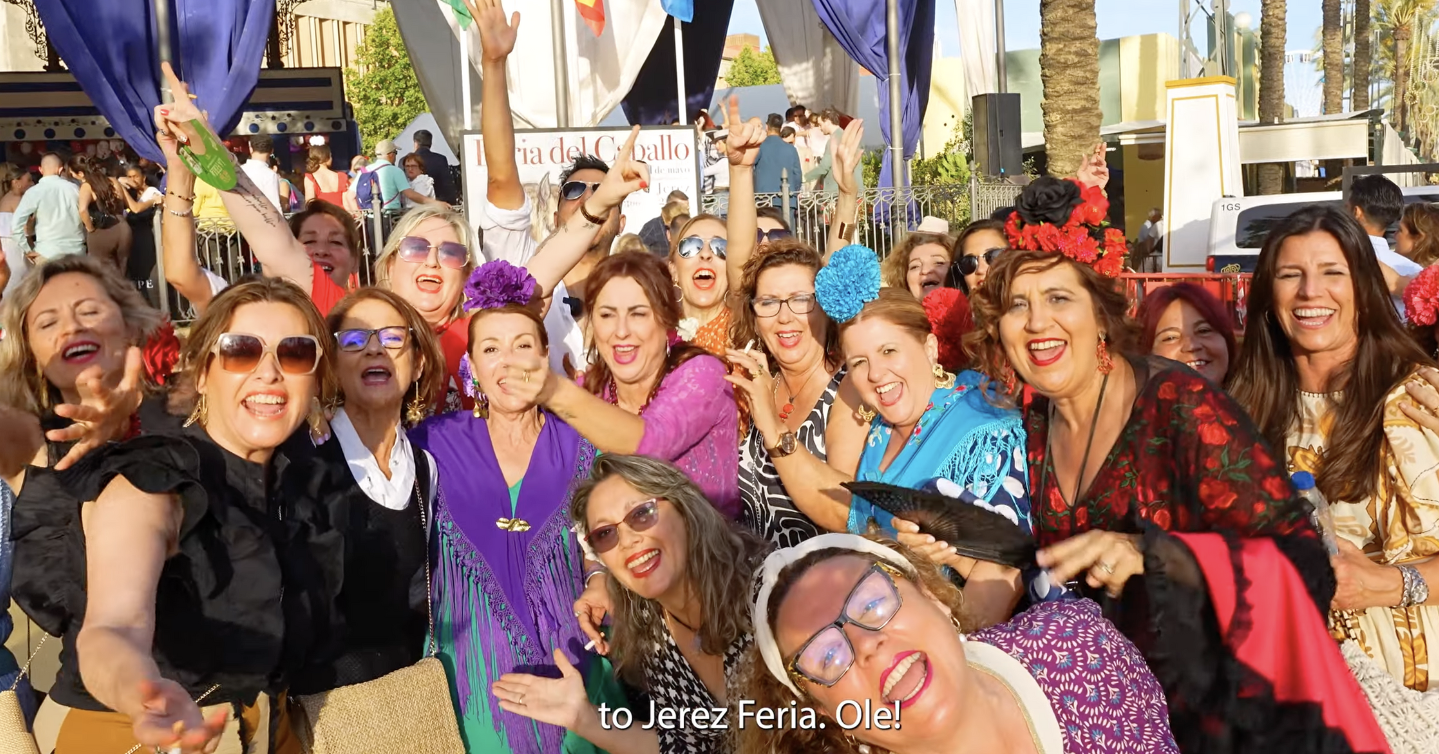 Una imagen del vídeo sobre la Feria de Jerez de una pareja de 'youtubers' británicos.